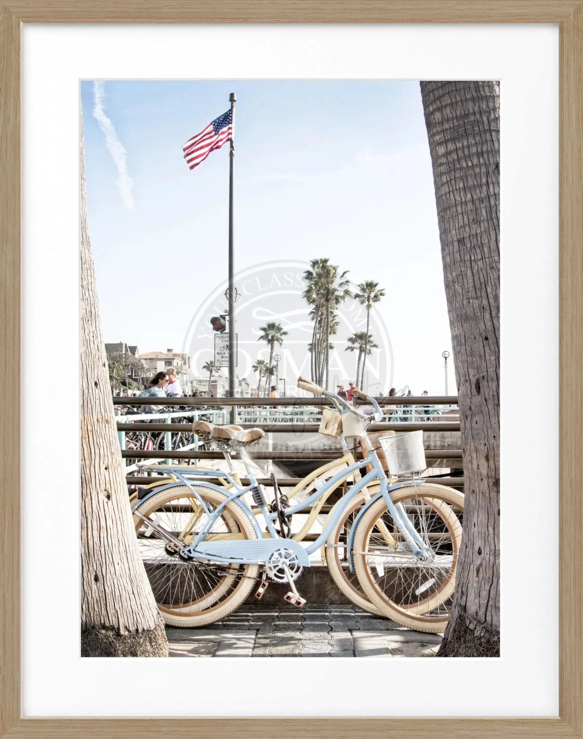Schwarz-weiß Poster mit Rahmen, Kalifornien Beach Bike Motiv, 25x31cm, von Cosman-Photocollection