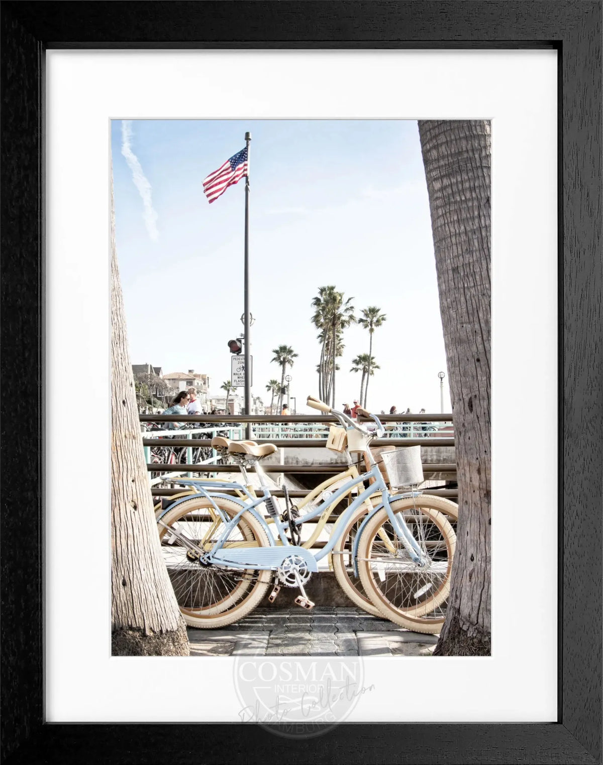 Schwarz-weiß Poster mit Rahmen von Cosman-Photocollection, Kalifornien ’Beach Bike’, Motiv, 25x31cm, Wanddekoration