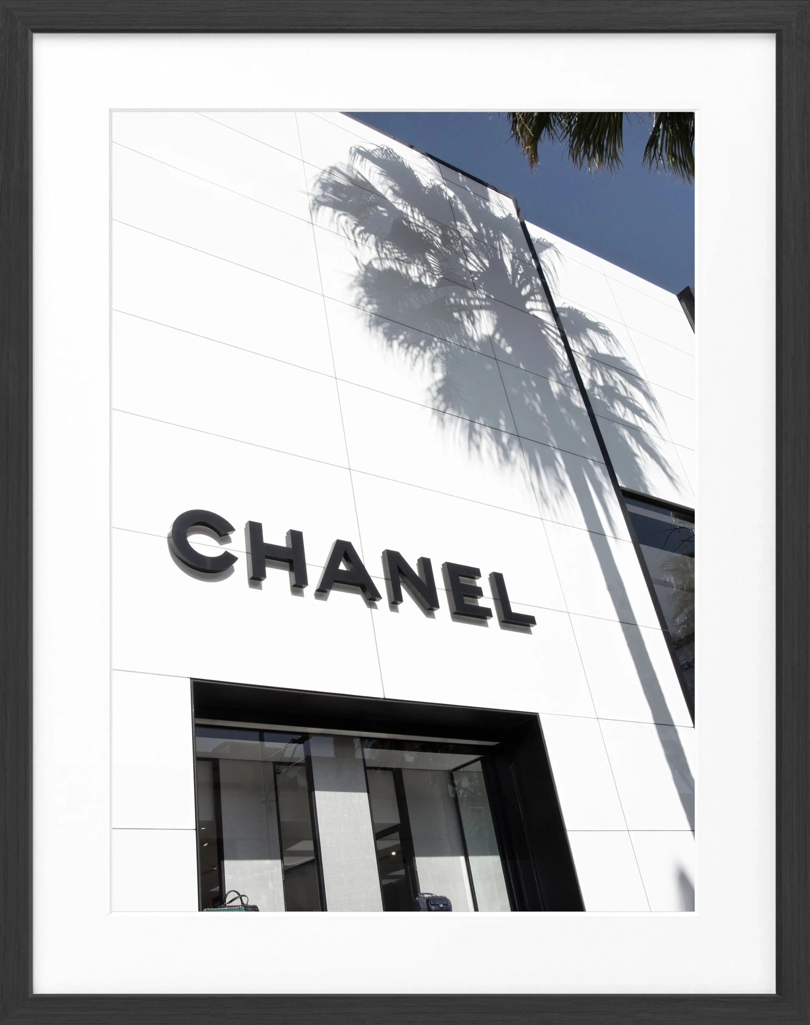 Schwarz-weiß Poster mit Rahmen, Kalifornien Beverly Hills, mit Chanel-Motiv, von Cosman-Photocollection, Maße 25x31cm