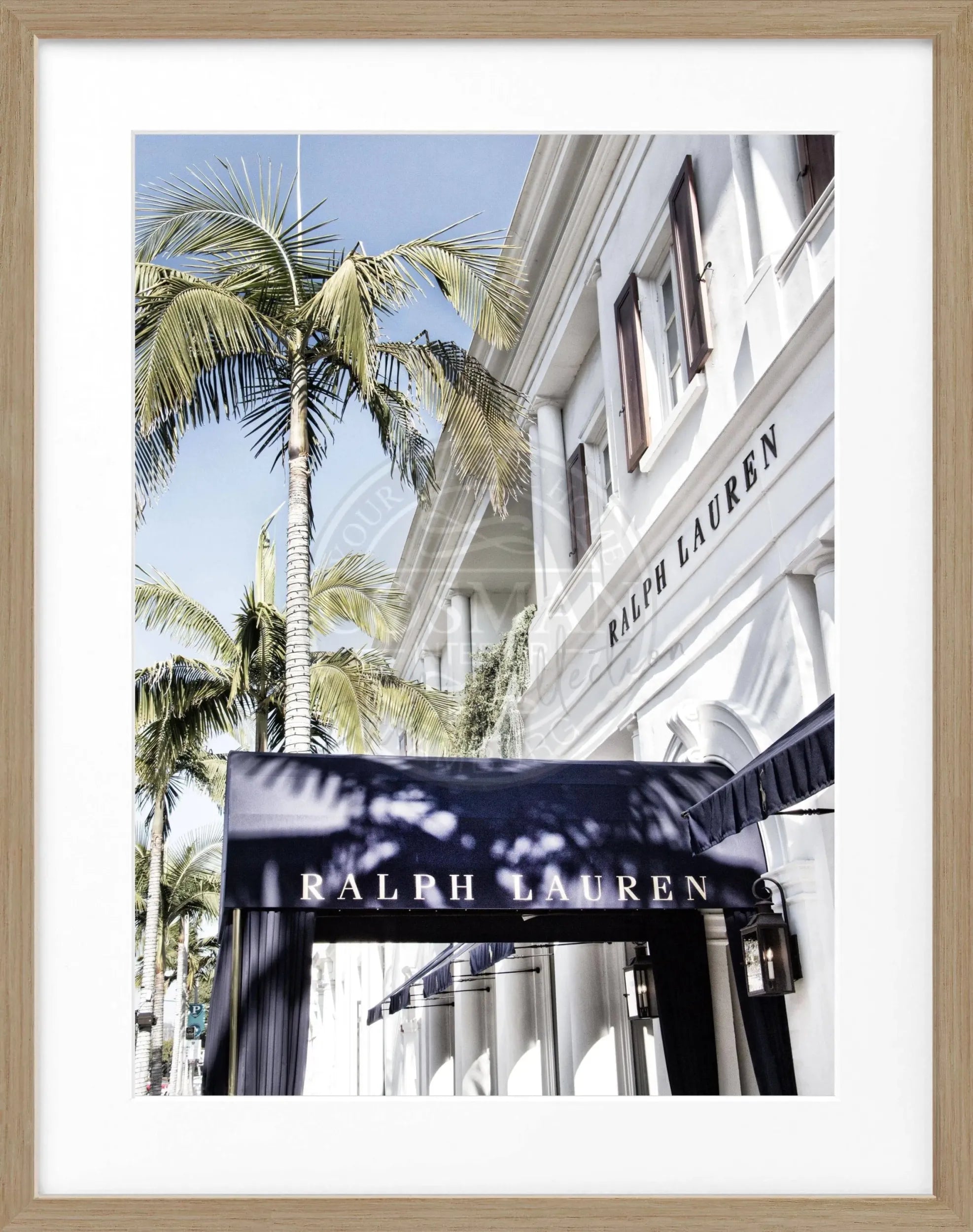 Schwarz-weiß Poster von Beverly Hills, Ralph Lauren Motiv im Rahmen, von Cosman-Photocollection, 25x31 cm