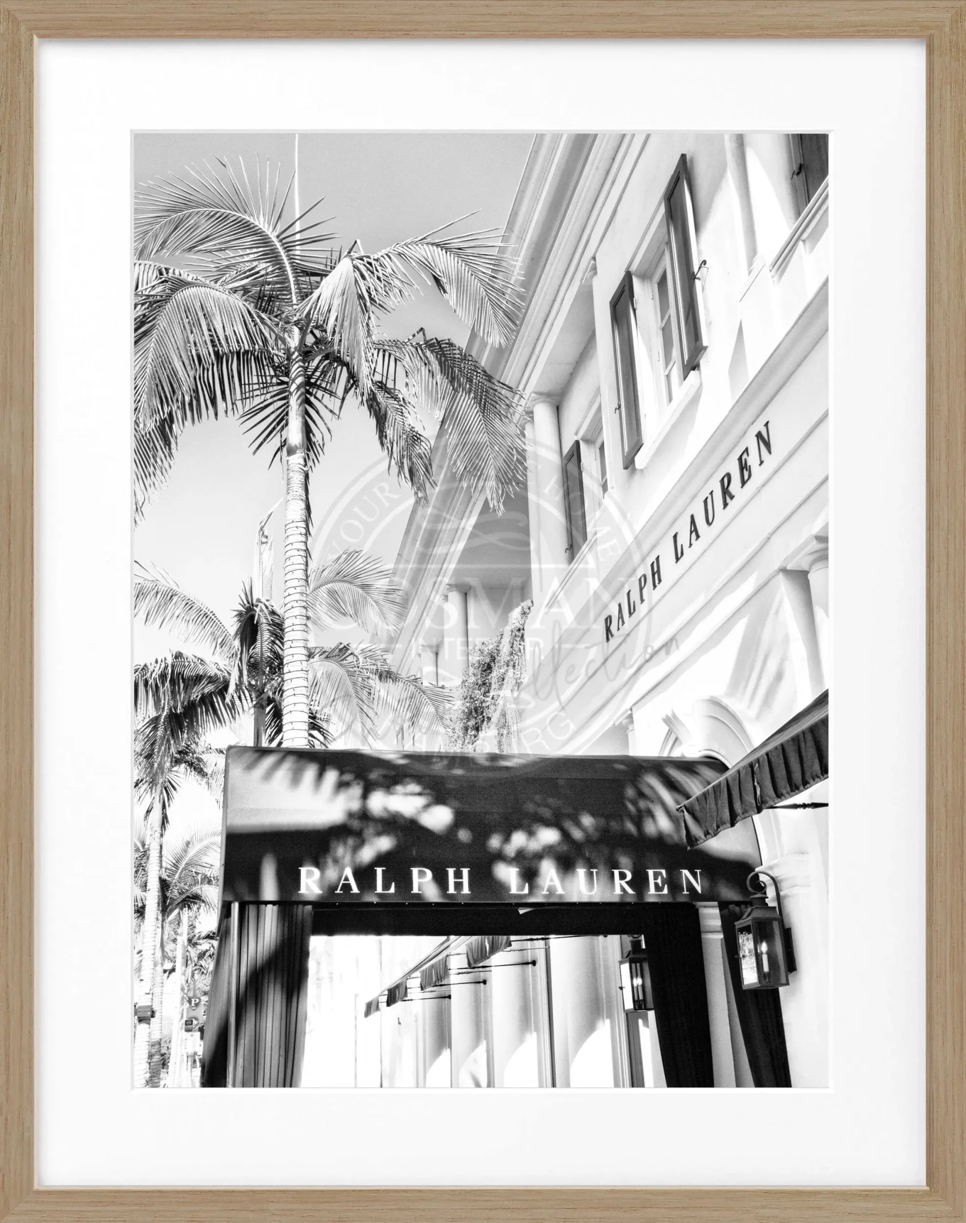 Schwarz-weiß Poster mit Rahmen von Beverly Hills, Kalifornien, Ralph Lauren Motiv, von Cosman-Photocollection, 25x31 cm