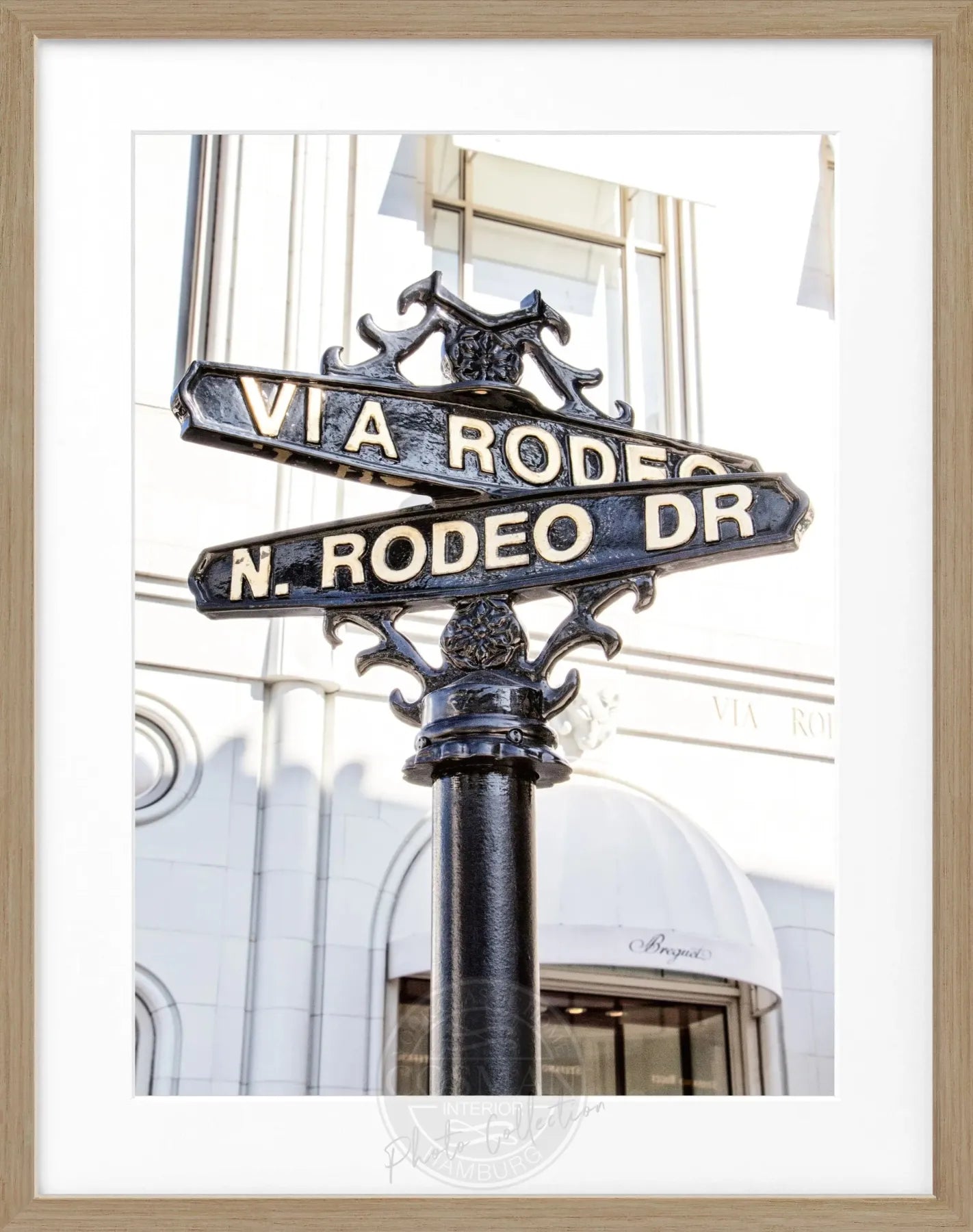Schwarz-weiß Poster mit Rahmen von Beverly Hills Rodeo Drive, Kalifornien, im Stil der Cosman-Photocollection, 25x31cm