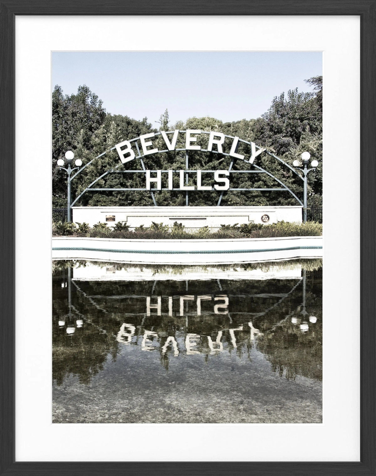 Schwarz-weiß Poster mit Rahmen, Kalifornien Beverly Hills Schild, von Cosman-Photocollection, 25x31 cm, Wanddekoration
