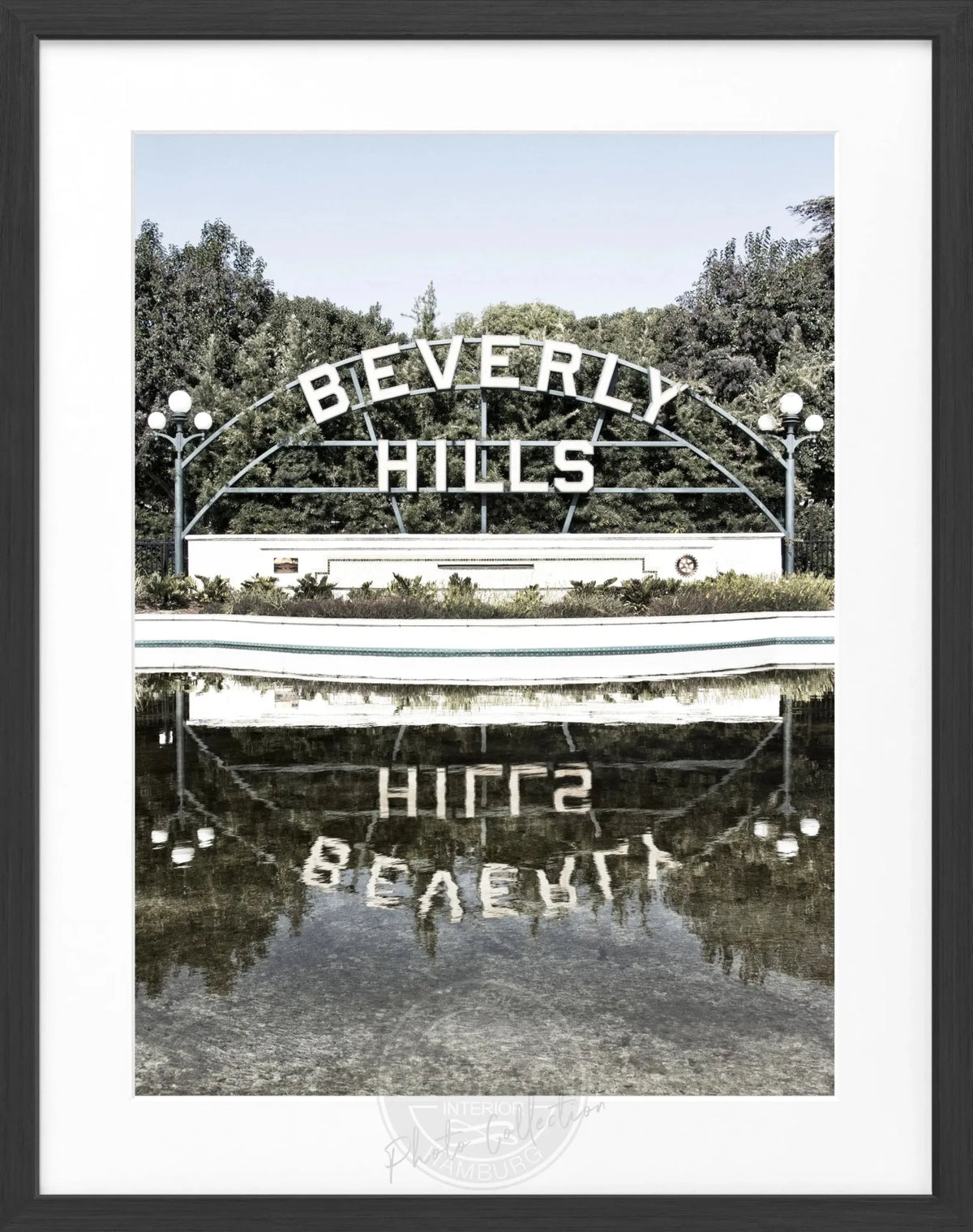 Schwarz-weiß Poster mit Rahmen, Kalifornien Beverly Hills Schild, von Cosman-Photocollection, 25x31 cm, Wanddekoration