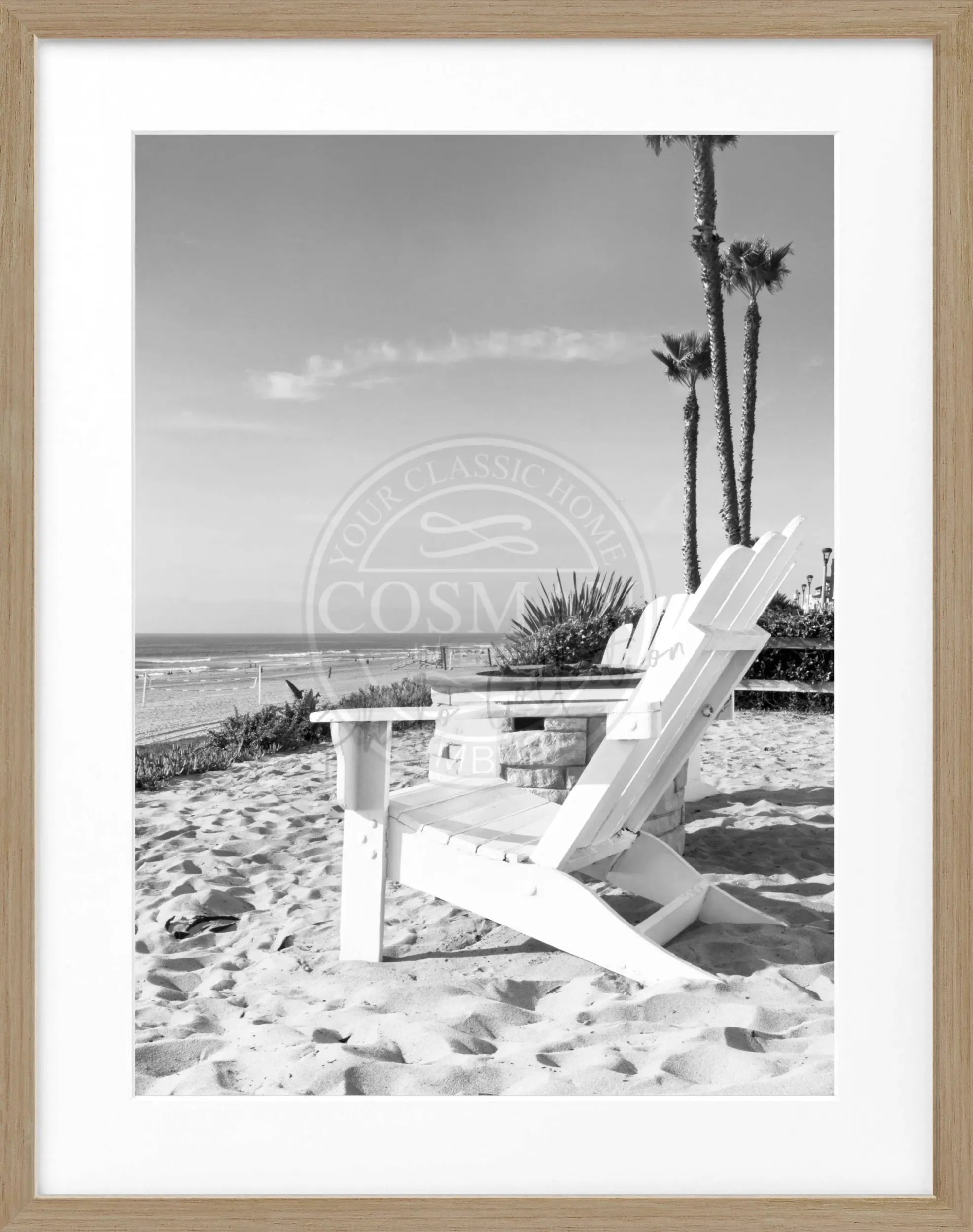 Schwarz-weiß Poster des Kalifornien-Deckchairs mit Rahmen, von Cosman-Photocollection, Motiv in 25x31cm.