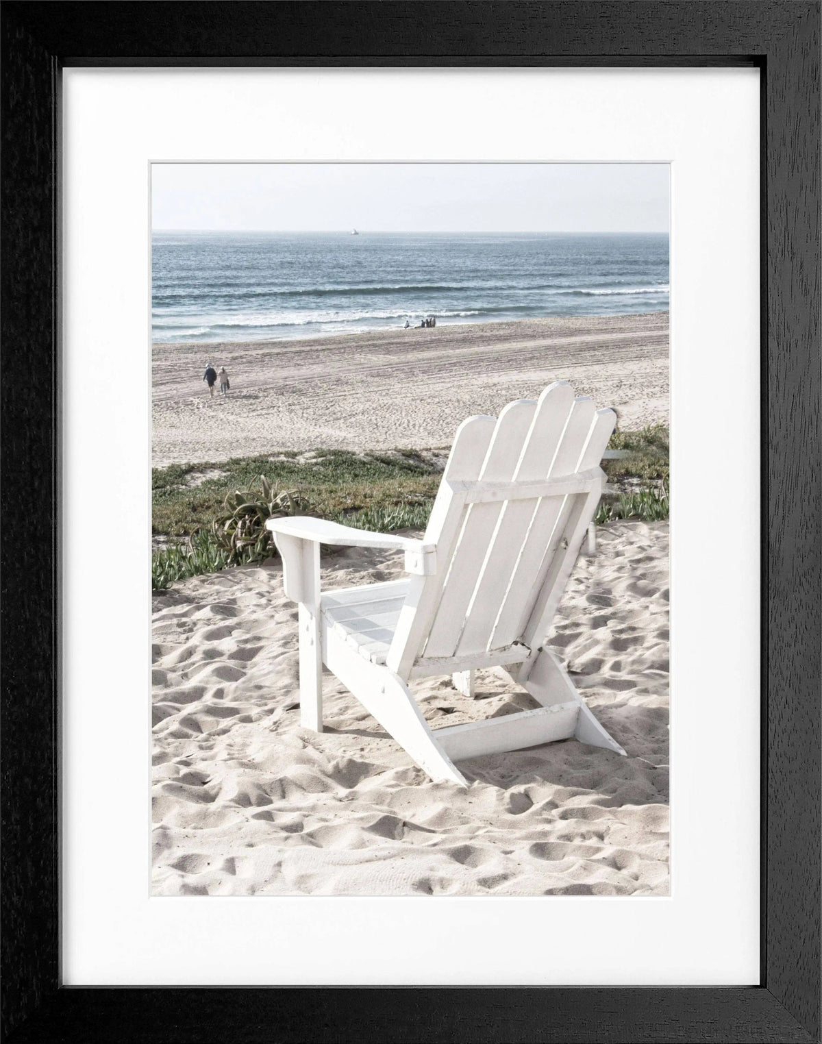 Schwarz-weiß Poster mit Rahmen, Kalifornien Motiv mit Deckchair, von Cosman-Photocollection, 25x31 cm
