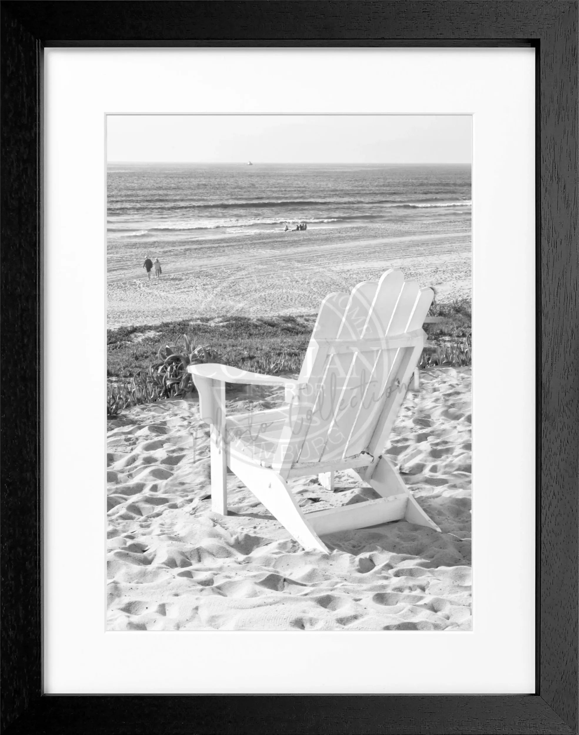 Schwarz-weiß Poster mit Rahmen von Kalifornien ’Deckchair’ von Cosman-Photocollection, 25x31 cm, Wanddekoration mit Strandmotiv