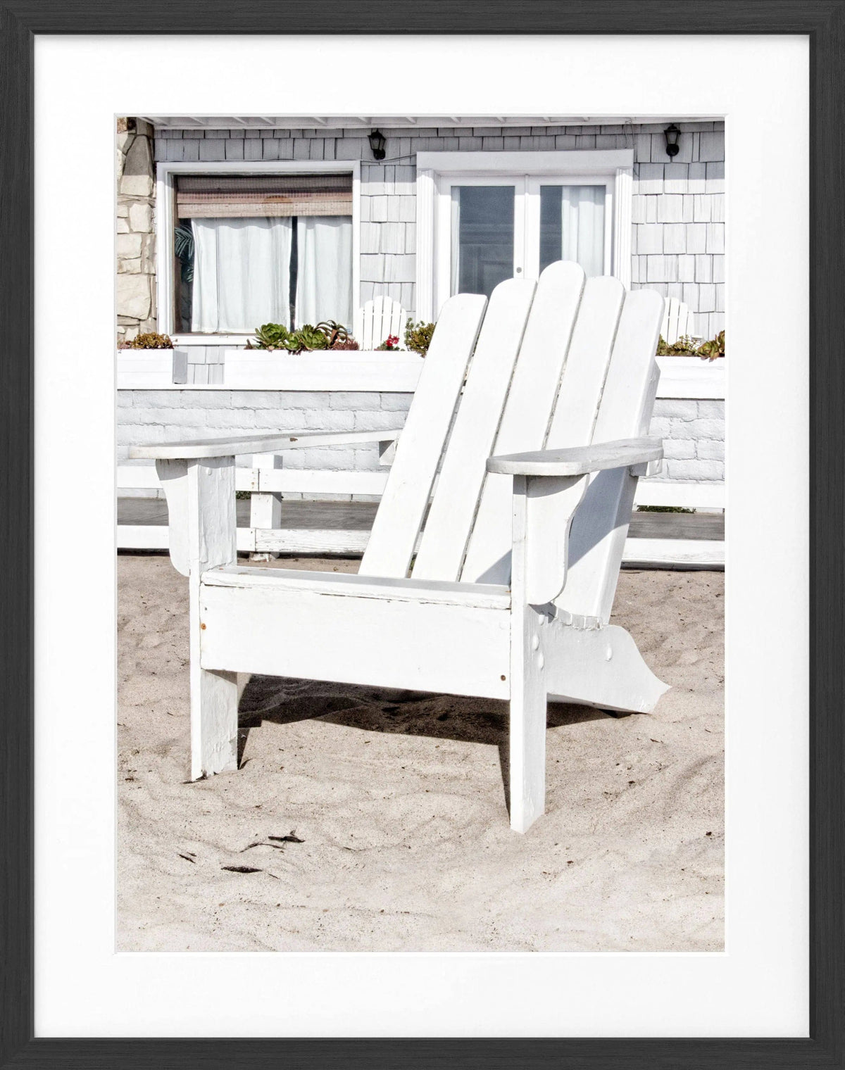 Schwarz-weiß Poster mit Rahmen, Kalifornien-Deckchair-Motiv, von Cosman-Photocollection, 25x31 cm, Wanddekoration