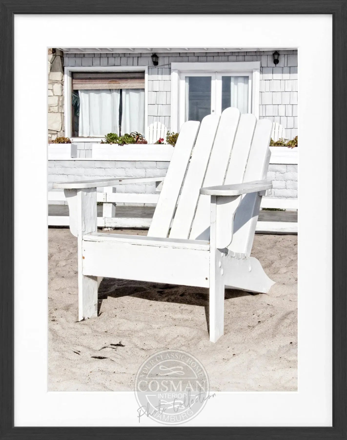 Schwarz-weiß Poster mit Rahmen, Kalifornien-Deckchair-Motiv, von Cosman-Photocollection, 25x31 cm, Wanddekoration