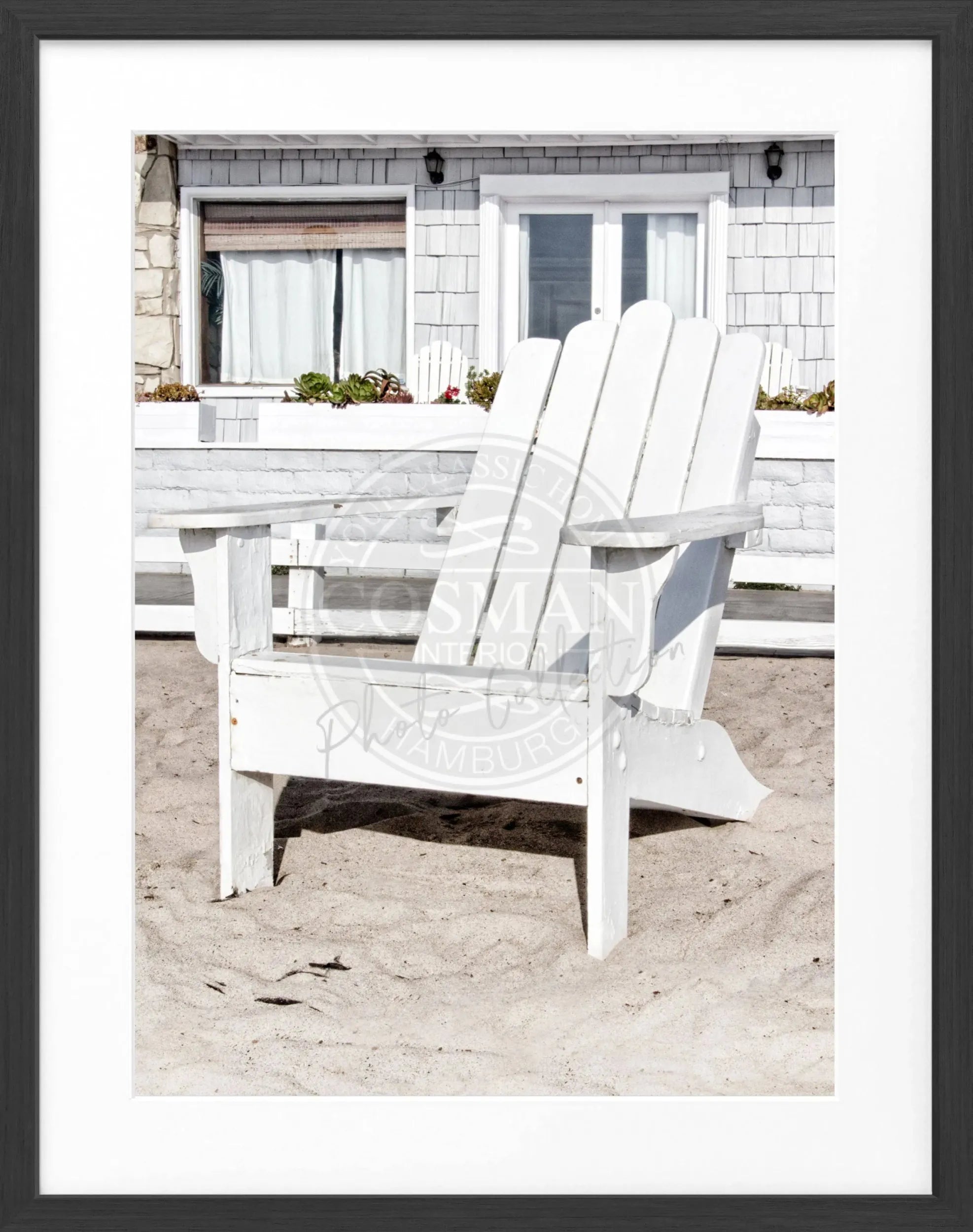 Schwarz-weiß Poster mit Rahmen, Kalifornien-Deckchair-Motiv, von Cosman-Photocollection, 25x31 cm, Wanddekoration