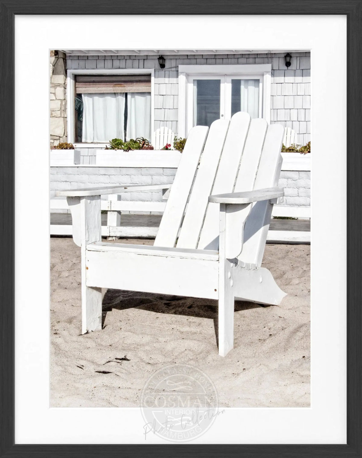 Schwarz-weiß Poster mit Rahmen, Kalifornien-Deckchair-Motiv, von Cosman-Photocollection, 25x31 cm, Wanddekoration