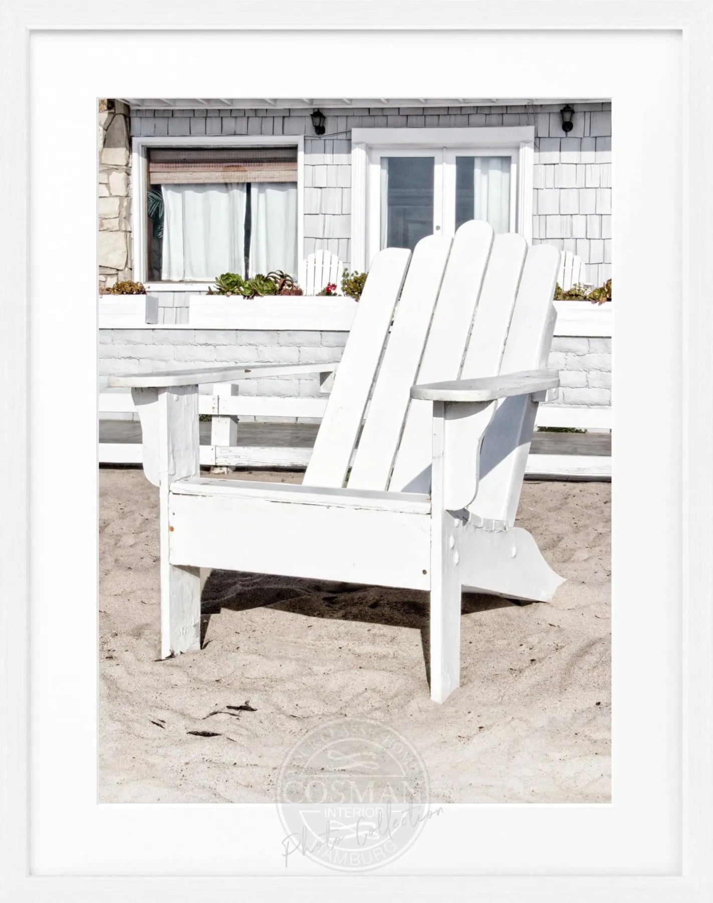 Schwarz-weiß Poster mit Rahmen, Kalifornien Deckchair Motiv, 25x31 cm, von Cosman-Photocollection, Wanddekoration