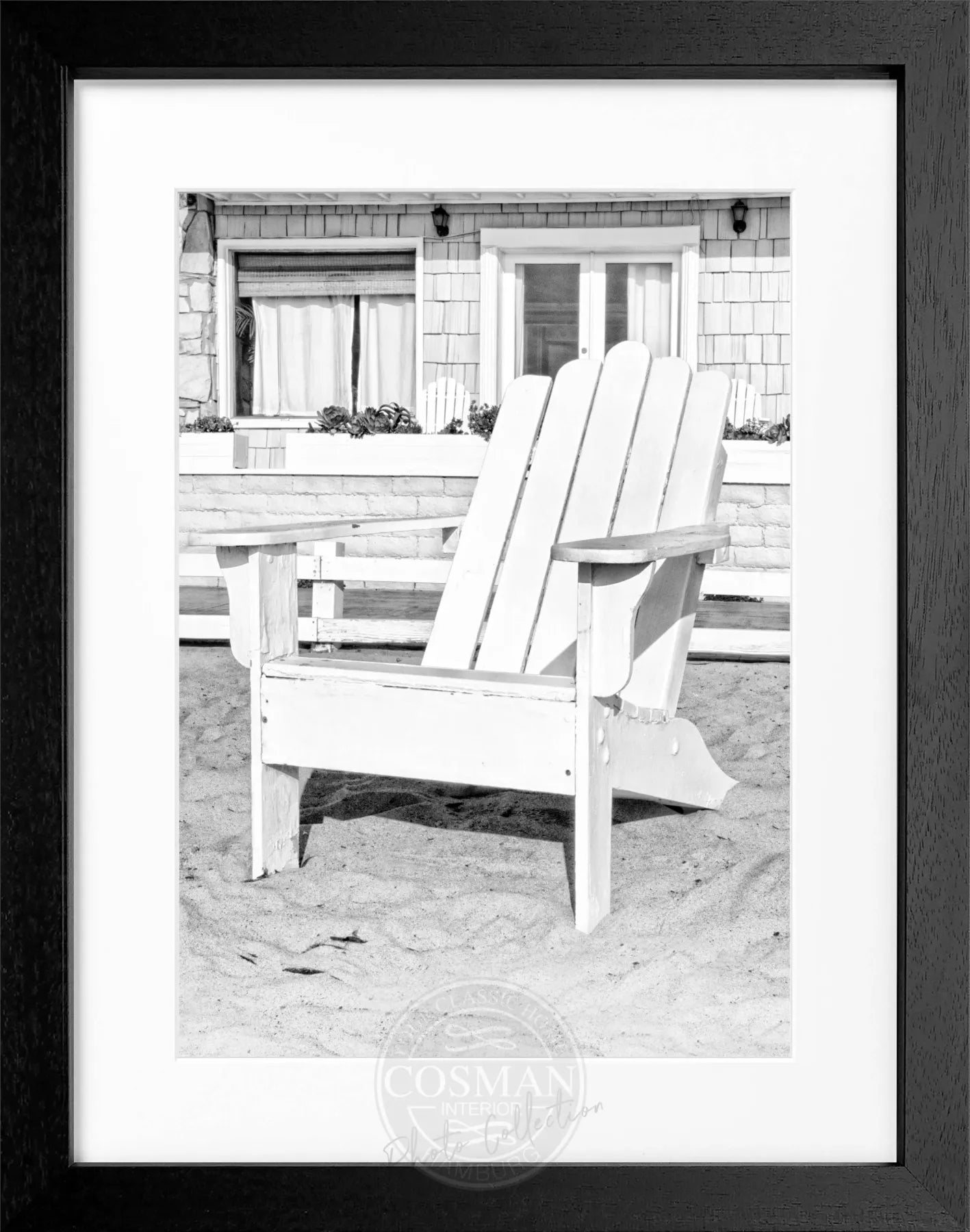 Schwarz-weiß Poster mit Rahmen Kalifornien ’Deckchair’ von Cosman-Photocollection, 25x31cm, Motiv im modernen Fotostil.