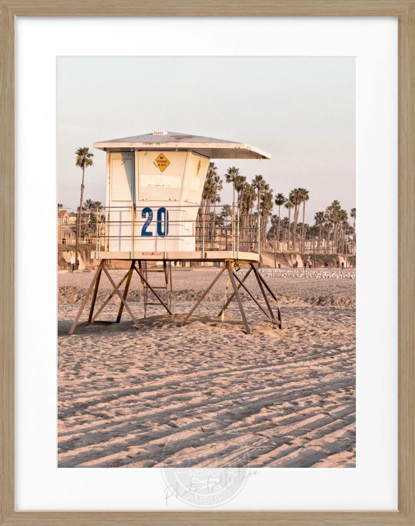 Schwarz-weiß Poster mit Rahmen, Kalifornien Huntington Beach Lifeguard, Cosman-Photocollection, 25x31cm, Motiv mit Rettungsschwimmer