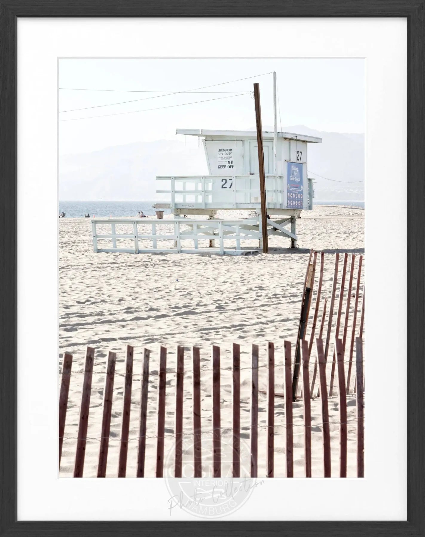 Schwarz-weiß Poster mit Rahmen, Kalifornien Lifeguard-Motiv, 25x31cm, von Cosman-Photocollection