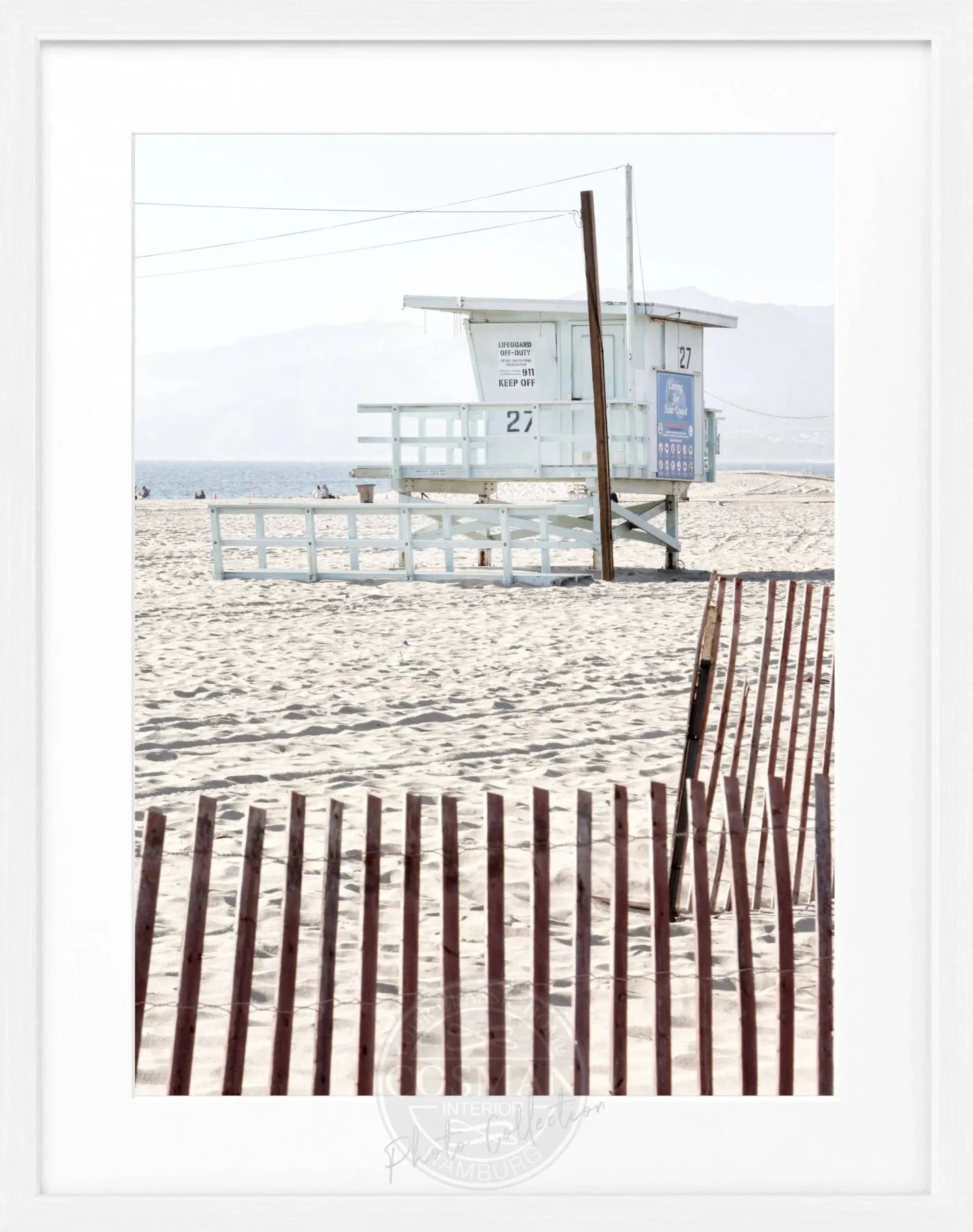 Schwarz-weiß Poster mit Rahmen von Cosman-Photocollection, Kalifornien Lifeguard Motiv, 25x31cm, Wanddekoration