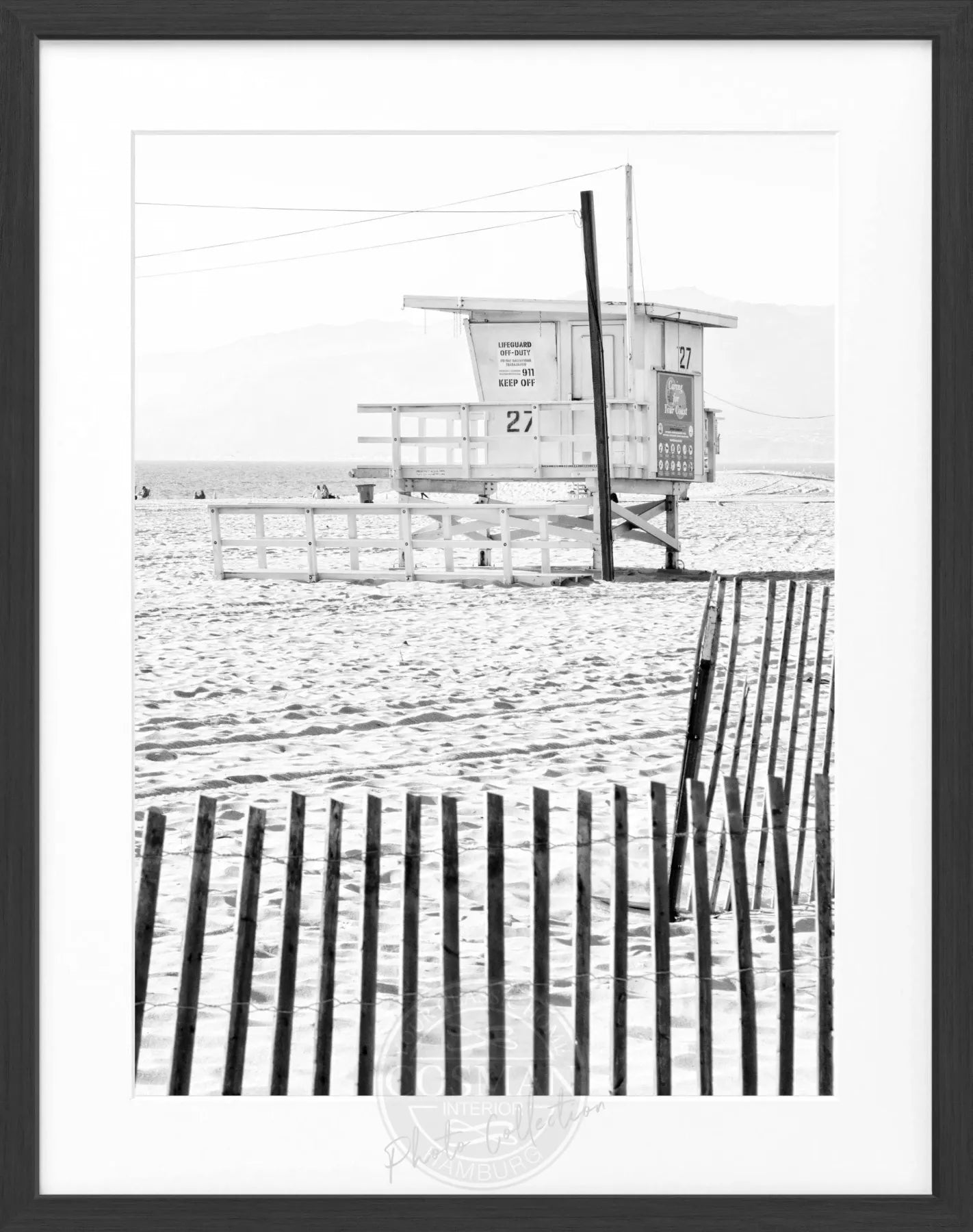 Schwarz-weiß Poster von Cosman-Photocollection mit Rahmen, Kalifornien Lifeguard Motiv, 25x31 cm, Wanddekoration