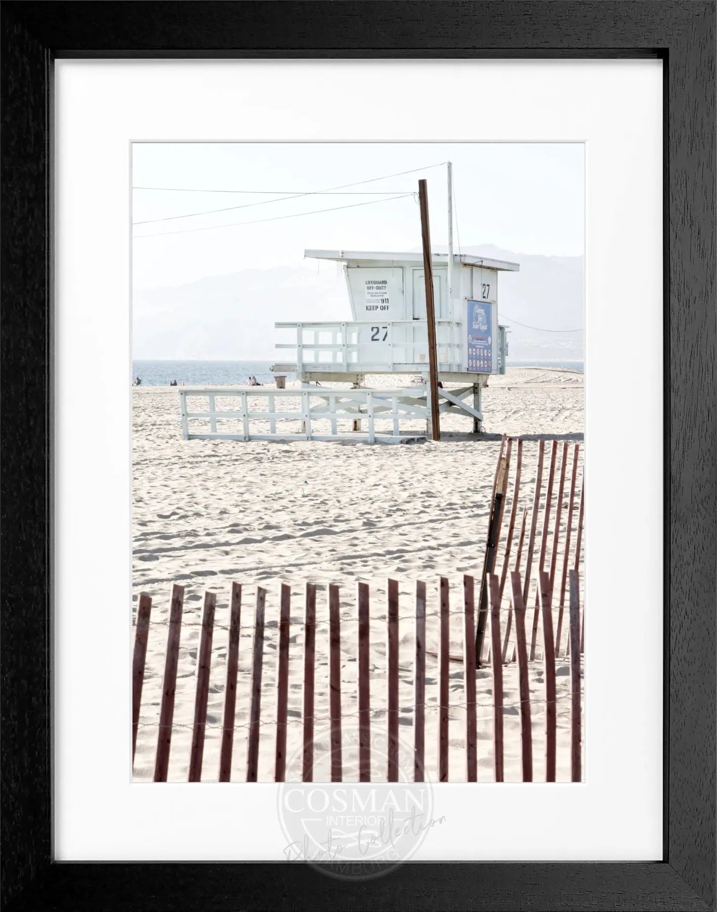 Schwarz-weiß Poster mit Rahmen von Cosman-Photocollection, Kalifornien Lifeguard Motiv, 25x31cm, Wanddekoration