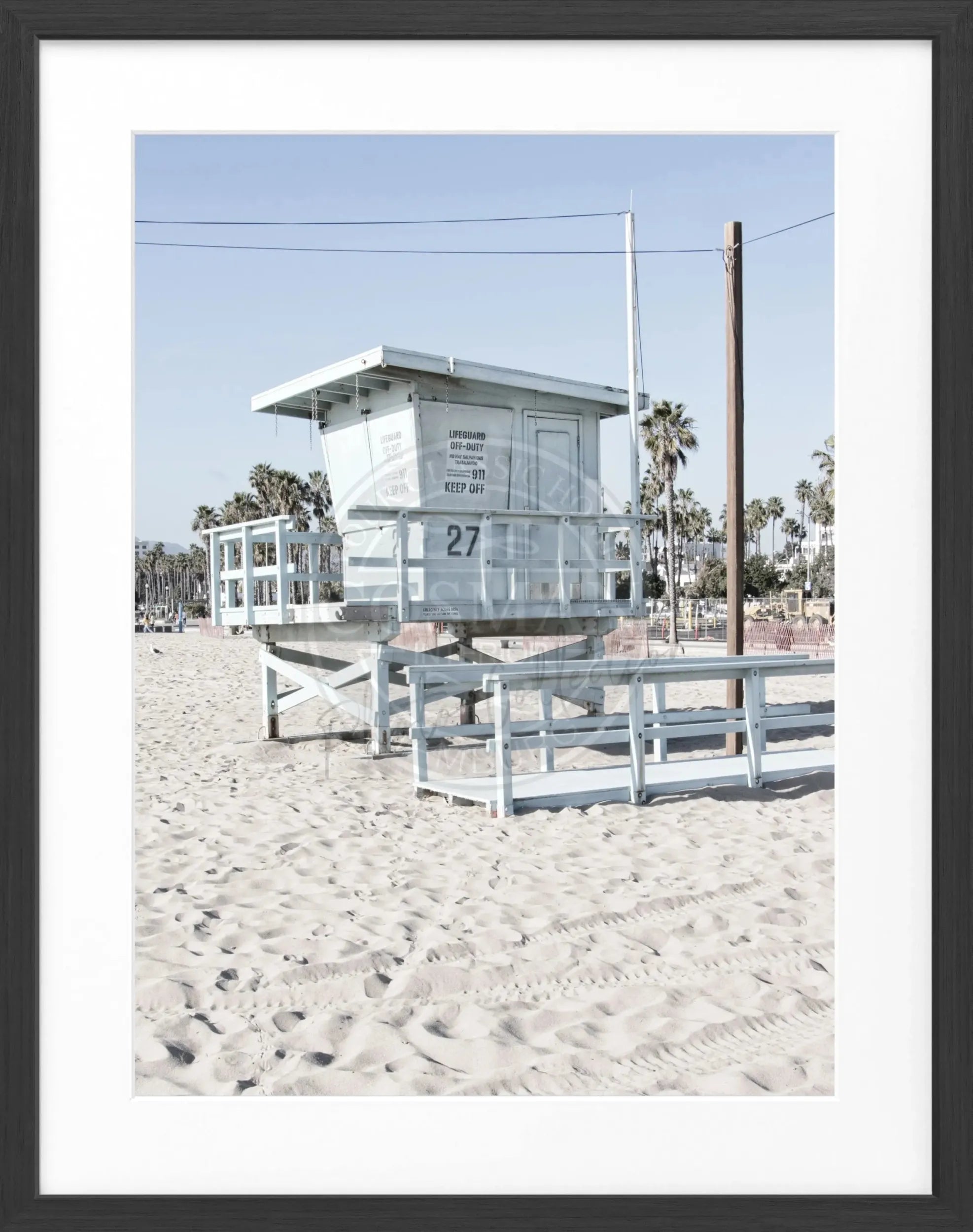 Schwarz-weiß Poster mit Rahmen, Kalifornien Lifeguard Motiv, 25x31cm, von Cosman-Photocollection