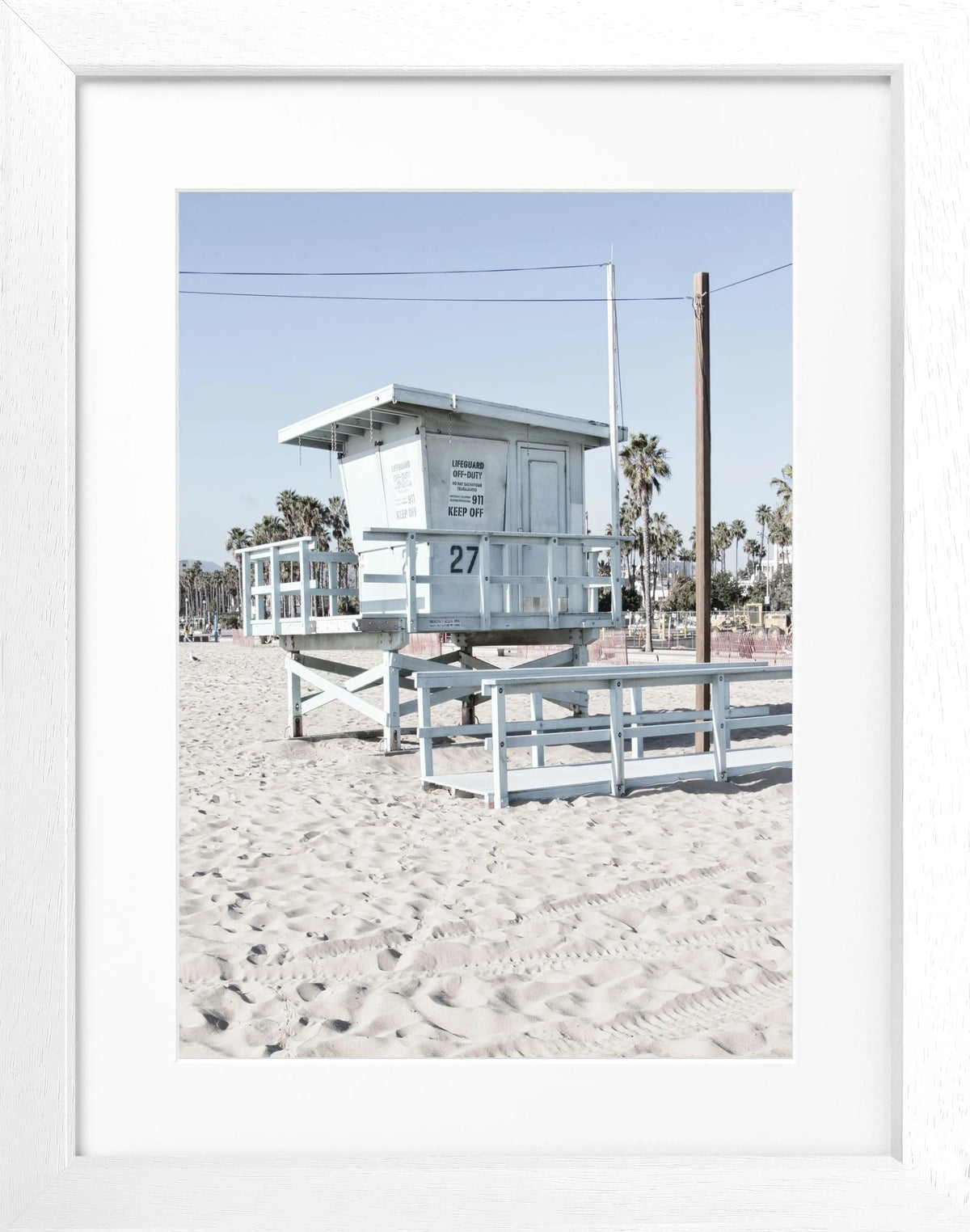 Schwarz-weiß Poster mit Rahmen, Kalifornien Lifeguard Motiv, von Cosman-Photocollection, 25x31 cm, Wanddekoration für Strandliebhaber