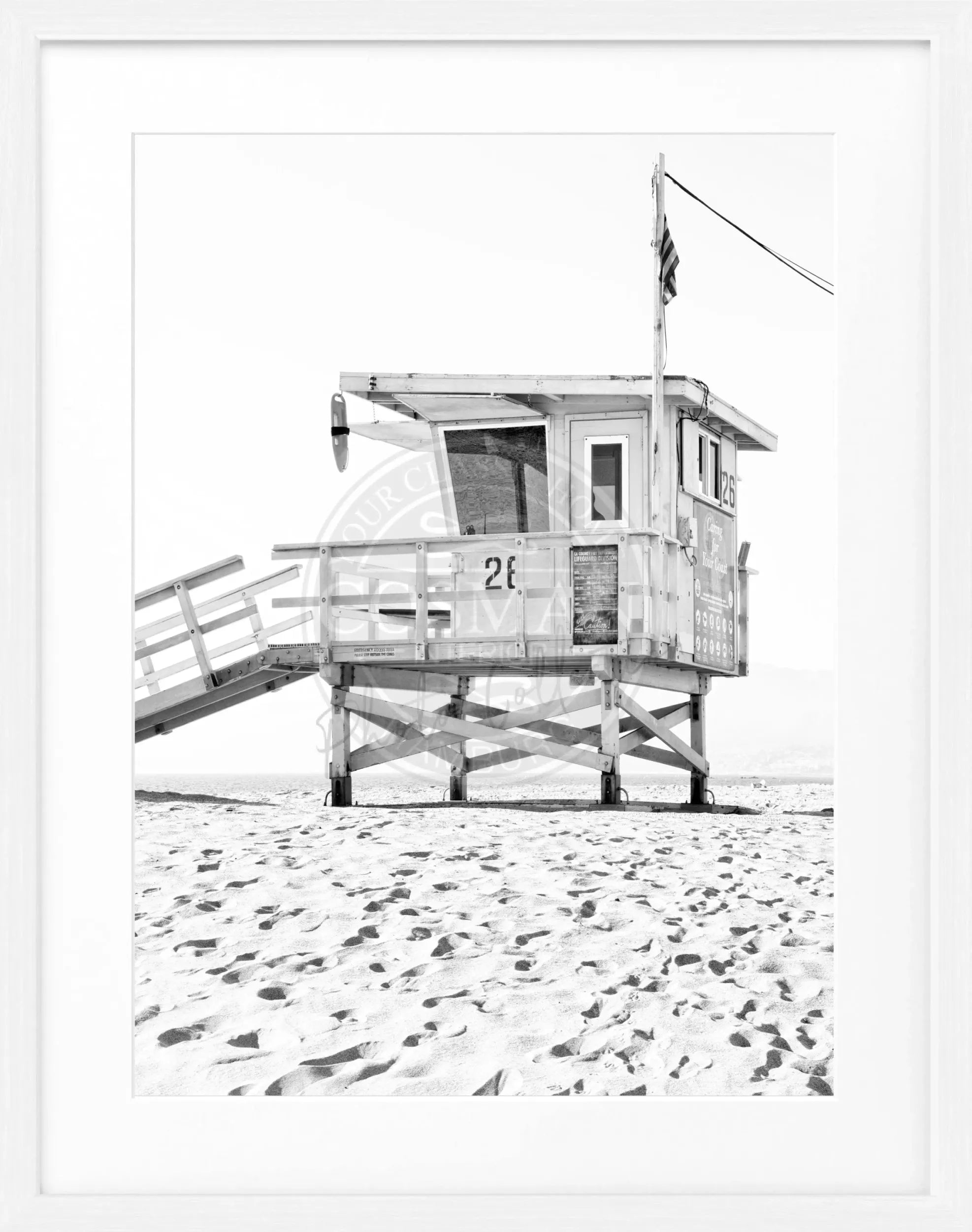 Schwarz-weiß Poster mit Rahmen, Kalifornien Lifeguard Motiv, von Cosman-Photocollection, 25x31cm, Wanddekoration