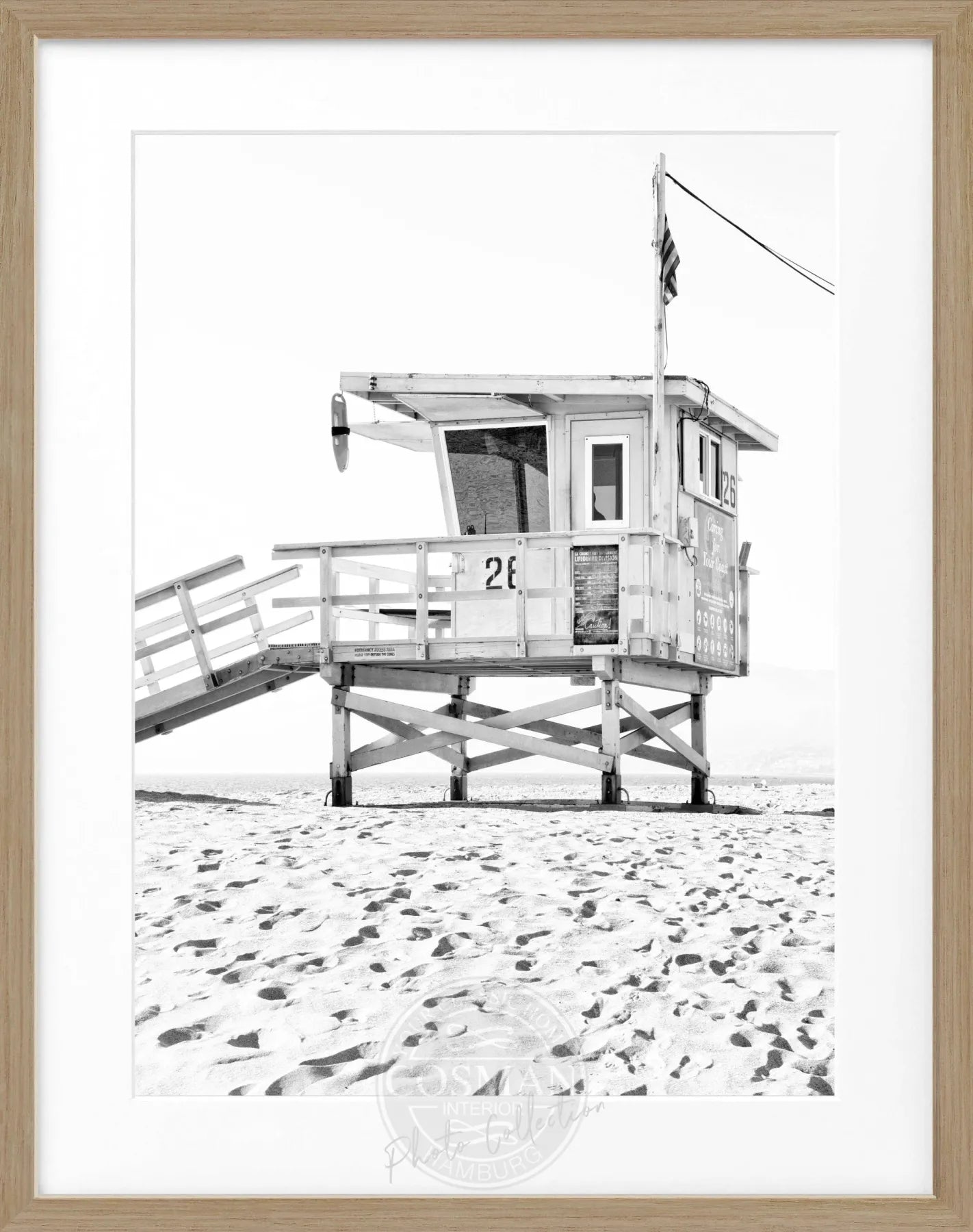 Schwarz-weiß Poster mit Rahmen, Kalifornien Lifeguard Motiv, 25x31cm, von Cosman-Photocollection