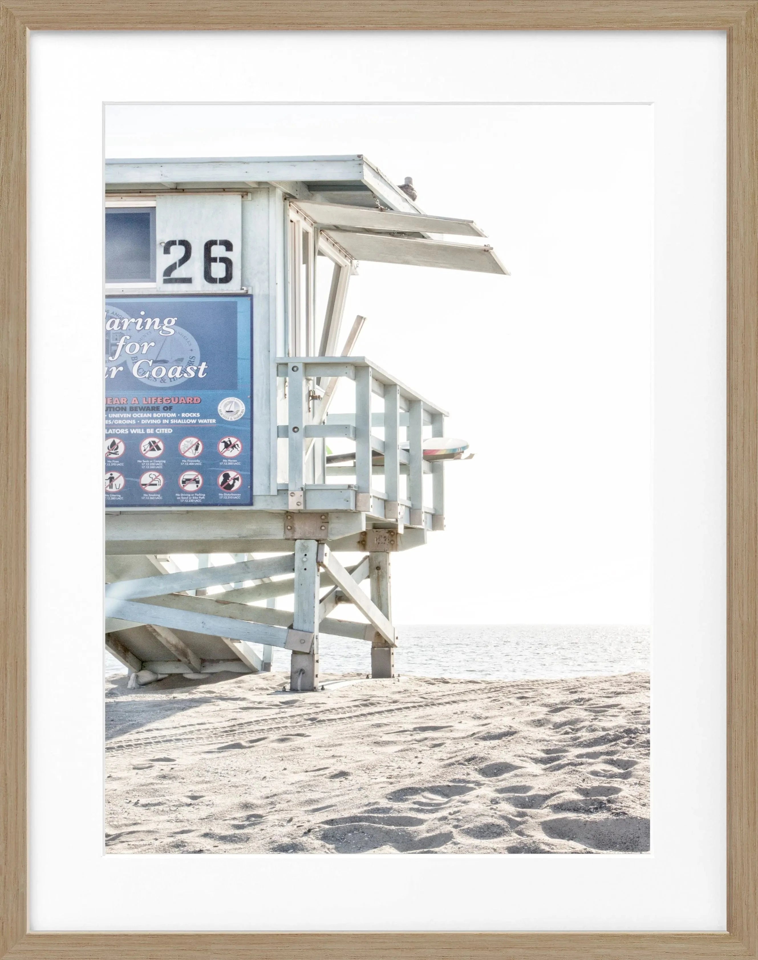 Schwarz-weiß Poster mit Rahmen, Kalifornien 'Lifeguard' Motiv, von Cosman-Photocollection, 25x31 cm, Dekor für Strand- oder Wellenliebhaber