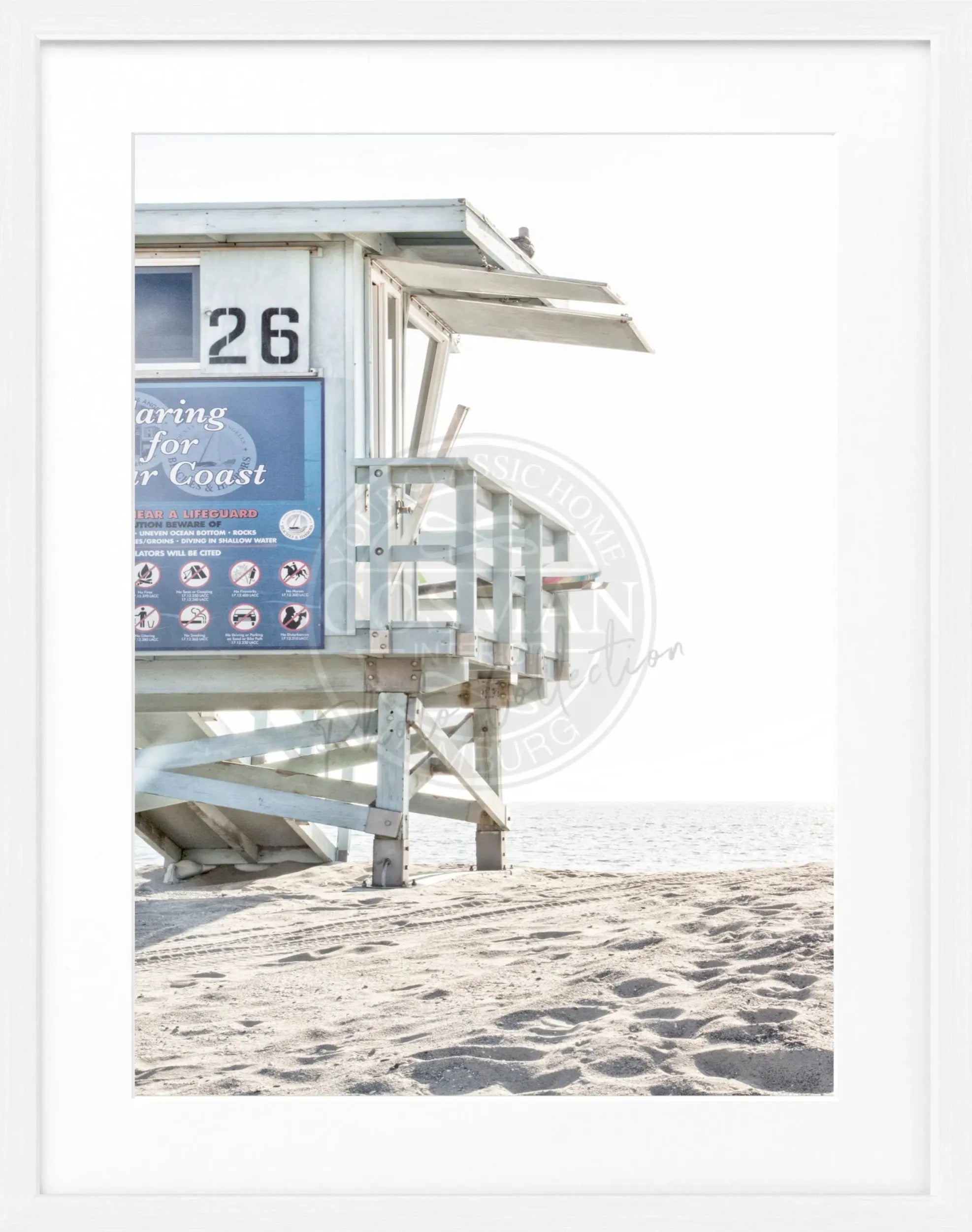 Schwarz-weiß Poster mit Rahmen, Kalifornien Lifeguard Motiv, von Cosman-Photocollection, Maße 25x31cm.
