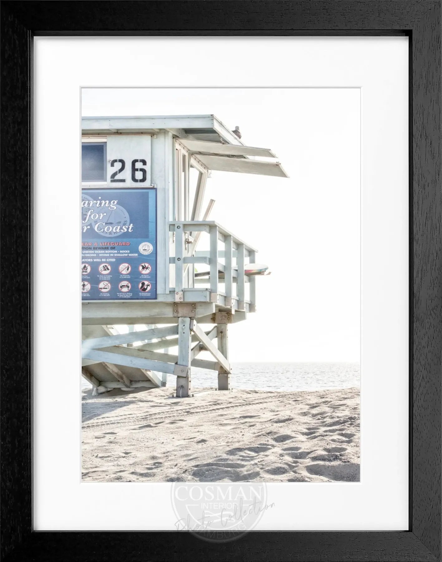 Schwarz-weiß Poster mit Rahmen, Kalifornien Lifeguard Motiv, von Cosman-Photocollection, 25x31 cm, Wanddekoration