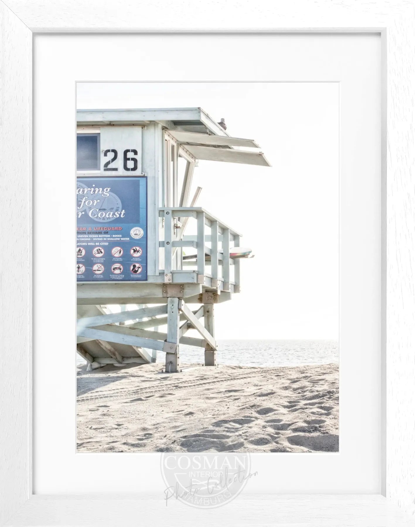 Schwarz-weiß Poster mit Rahmen, Kalifornien Lifeguard Motiv, von Cosman-Photocollection, 25x31 cm, Wanddekoration