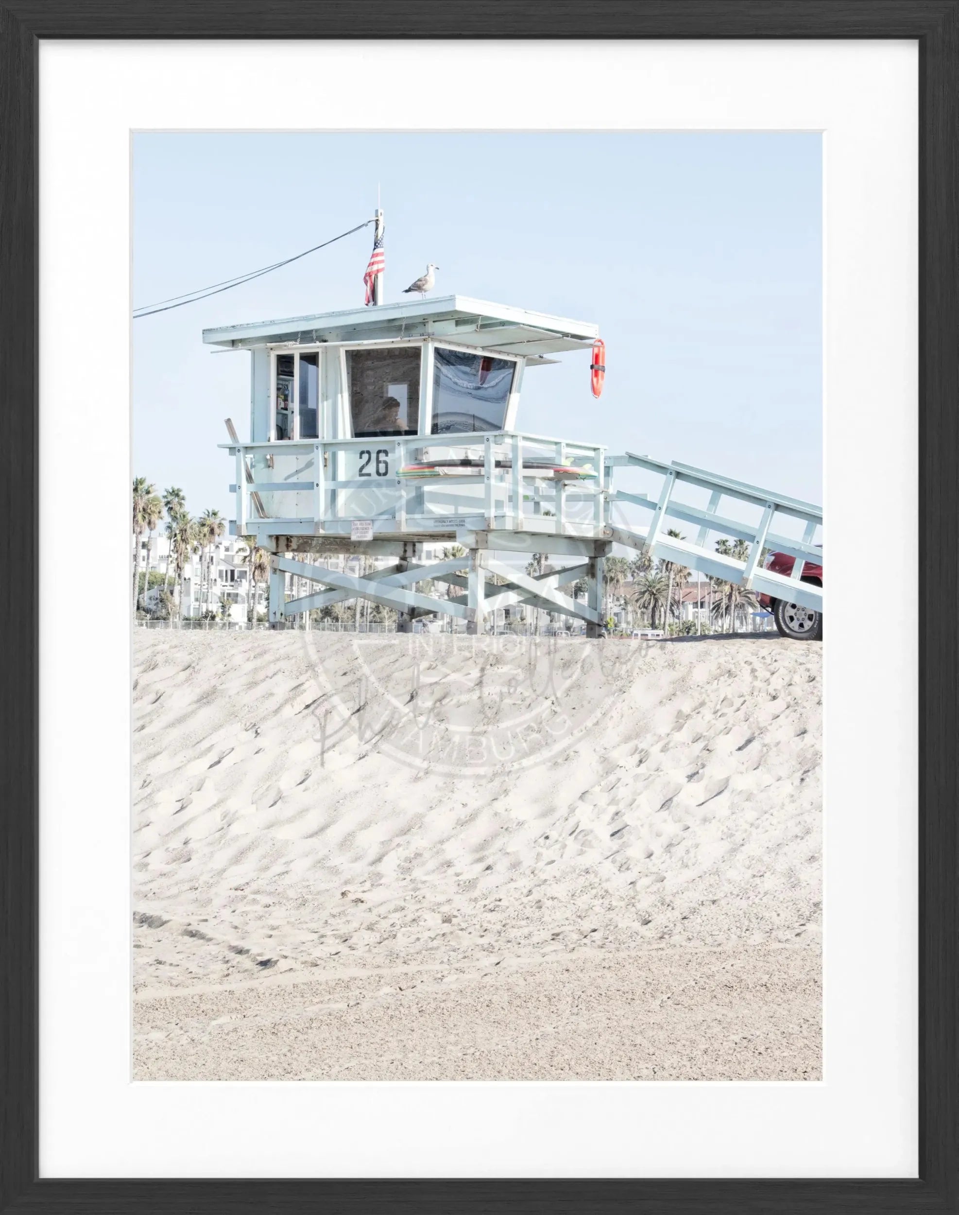 Schwarz-weiß Poster mit Rahmen von Cosman-Photocollection, Kalifornien ’Lifeguard’ Motiv, 25x31cm, Wanddekoration