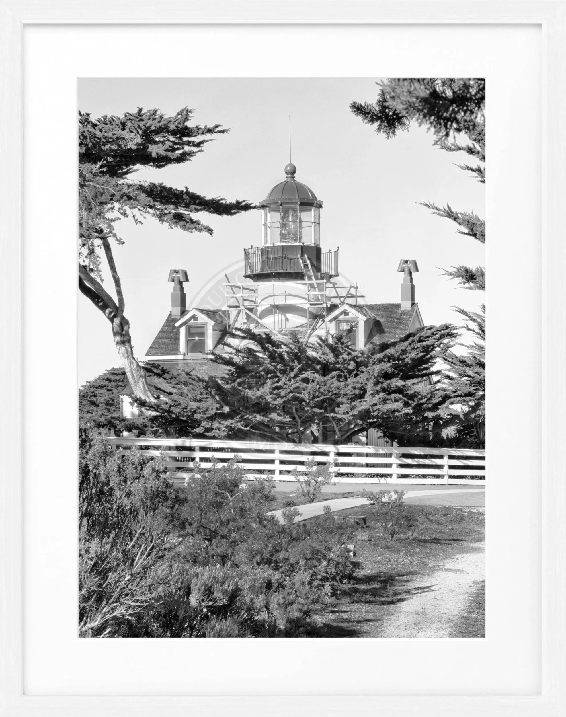 Schwarz-weiß Poster mit Rahmen, Kalifornien Leuchtturm Motiv, von Cosman-Photocollection, 25x31cm, Wanddekoration