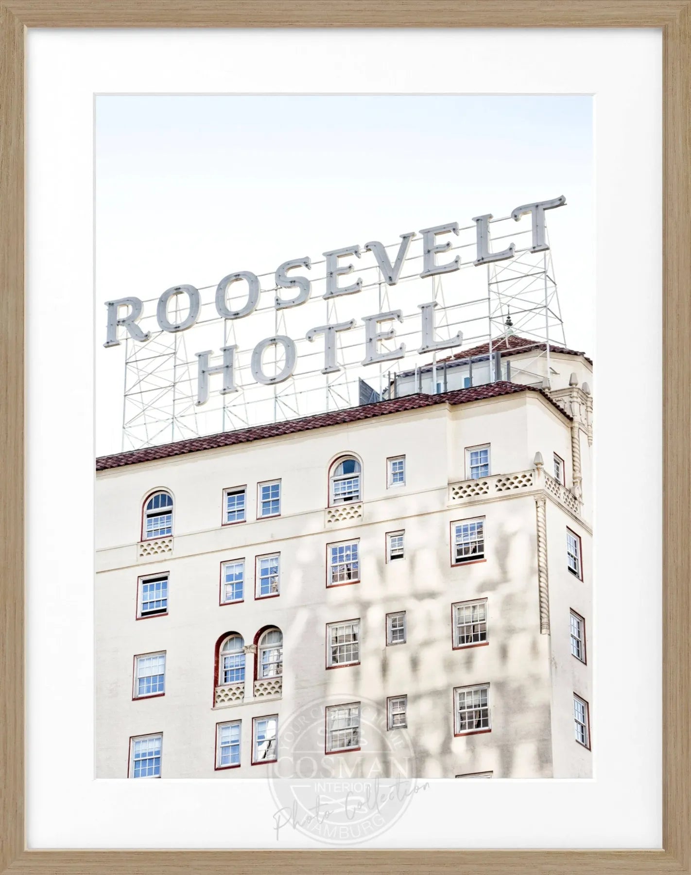 Schwarz-weiß Poster des Roosevelt Hotels in Los Angeles, im schwarzen Rahmen, von Cosman-Photocollection, 25x31 cm