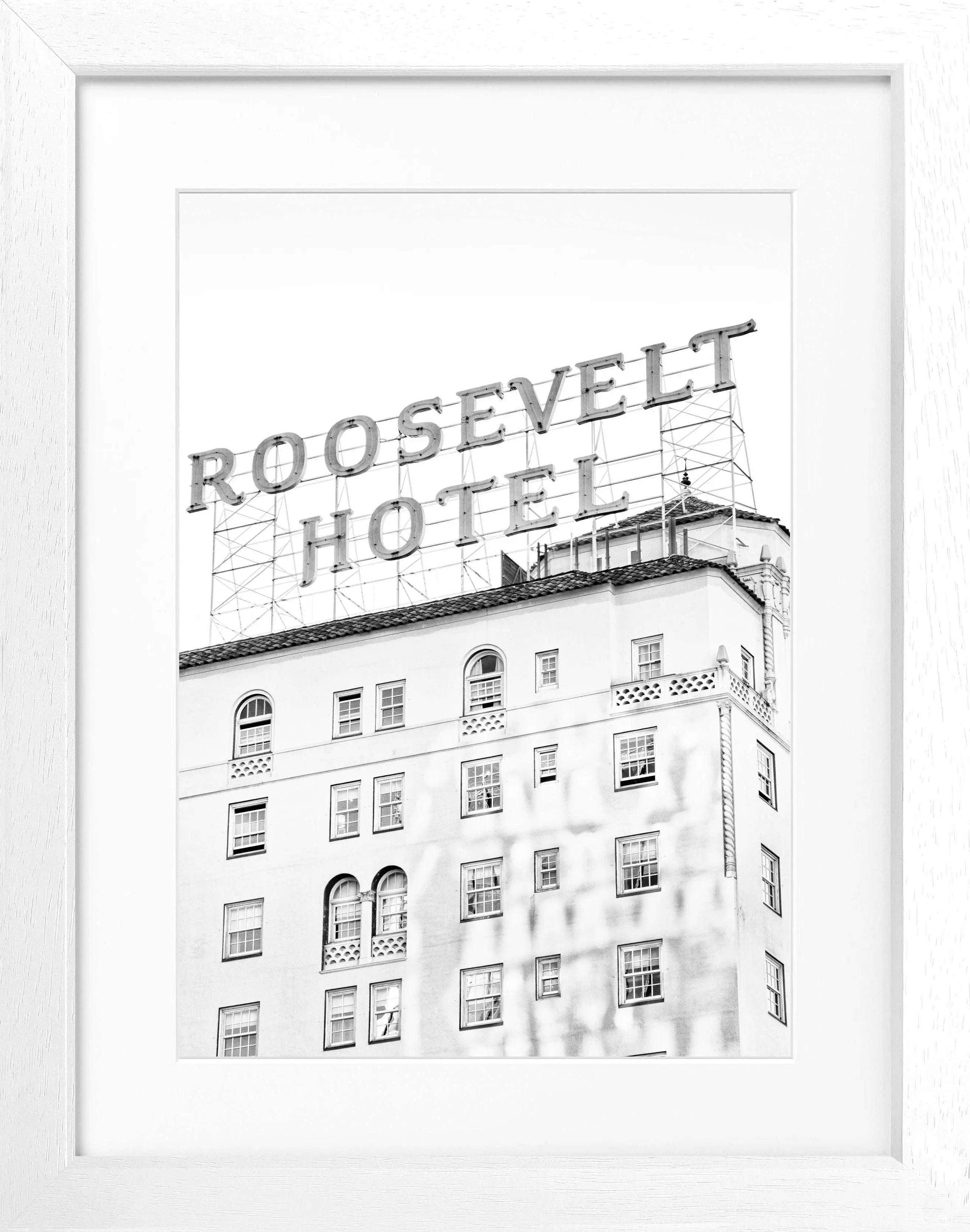 Schwarz-Weiß-Poster von Cosman-Photocollection mit Rahmen, zeigt das Roosevelt Hotel in Los Angeles, Kalifornien, 25x31cm.
