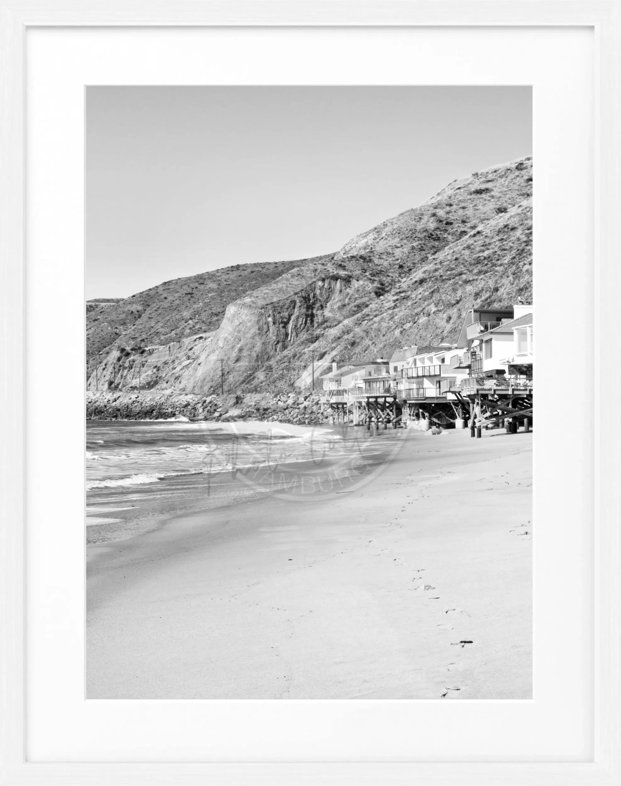 Schwarz-weiß Poster mit Rahmen von Cosman-Photocollection, Kalifornien Malibu Beach House Motiv, 25x31 cm