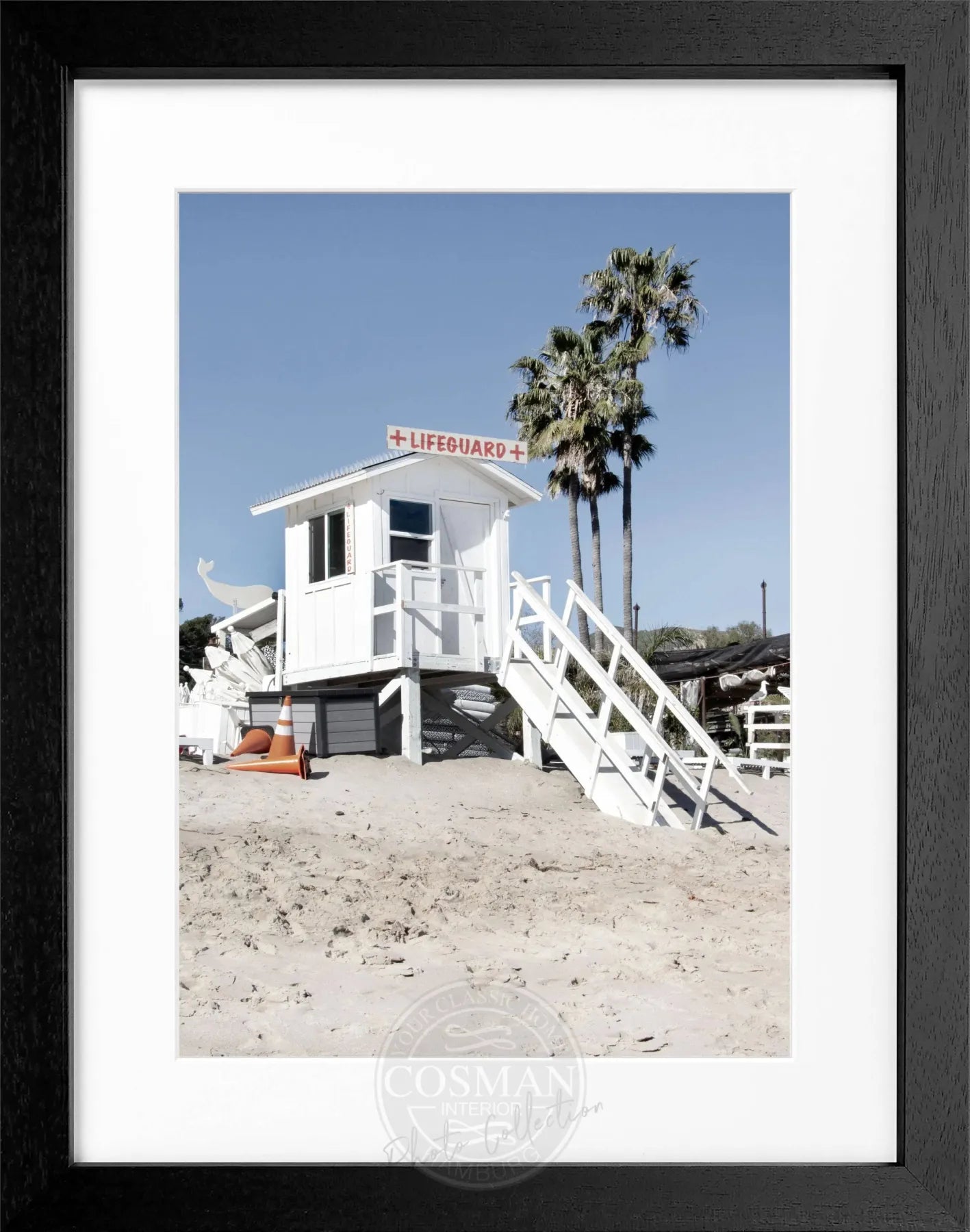 Schwarz-weiß Poster mit Rahmen, Kalifornien Malibu Beach Lifeguard Motiv, von Cosman-Photocollection, Maße 25x31 cm