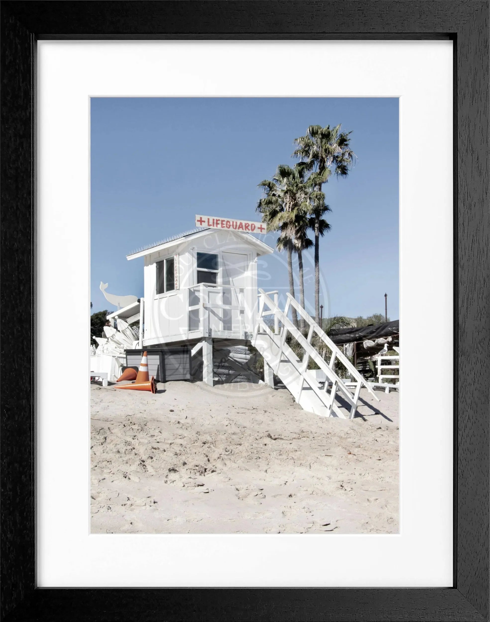 Schwarz-weiß Poster mit Rahmen, Kalifornien Malibu Beach Lifeguard Motiv, von Cosman-Photocollection, Maße 25x31 cm