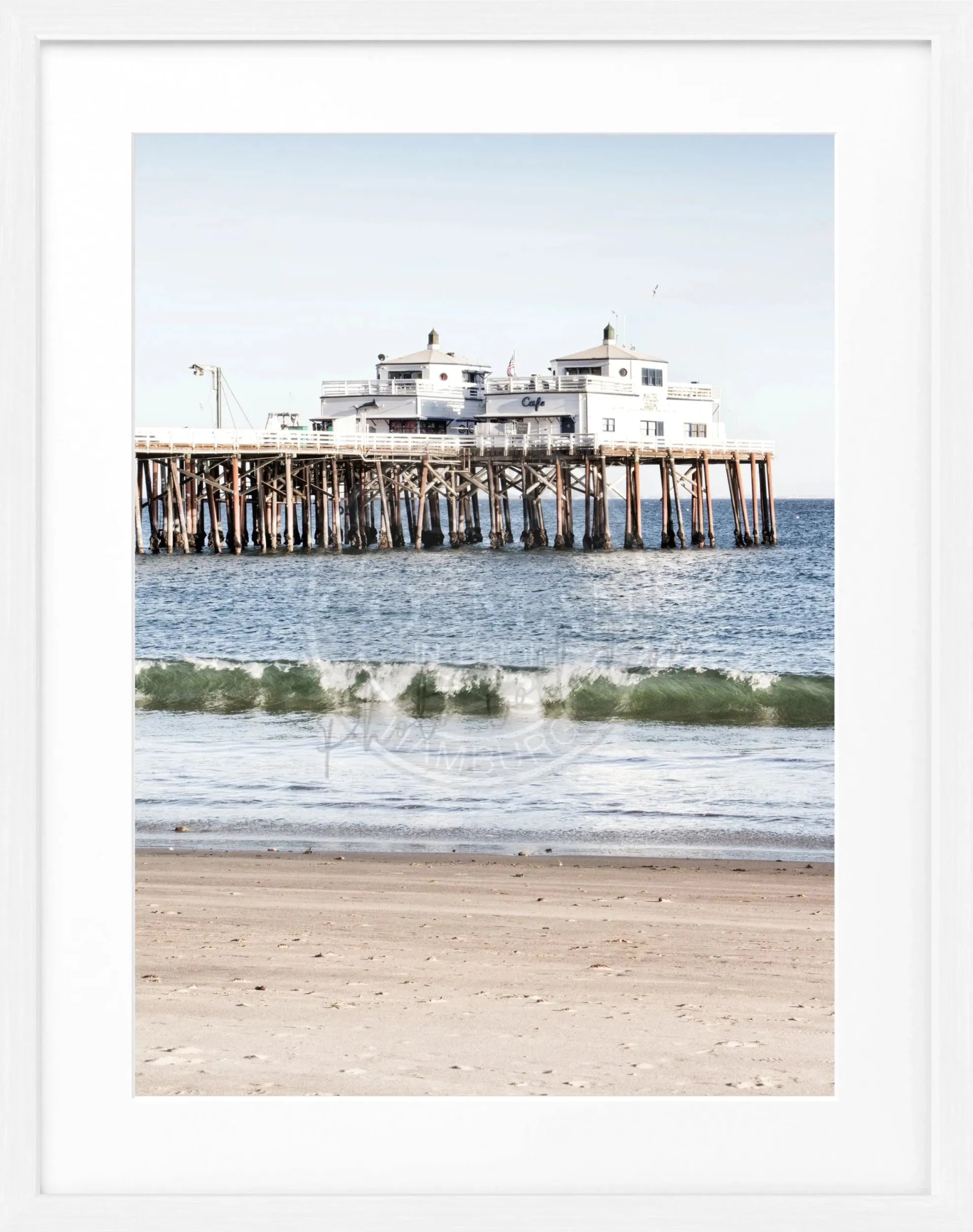 Schwarz-weißes Poster mit Rahmen, Kalifornien Malibu Beach Pier, Cosman-Photocollection, 25x31 cm, Meereskulisse