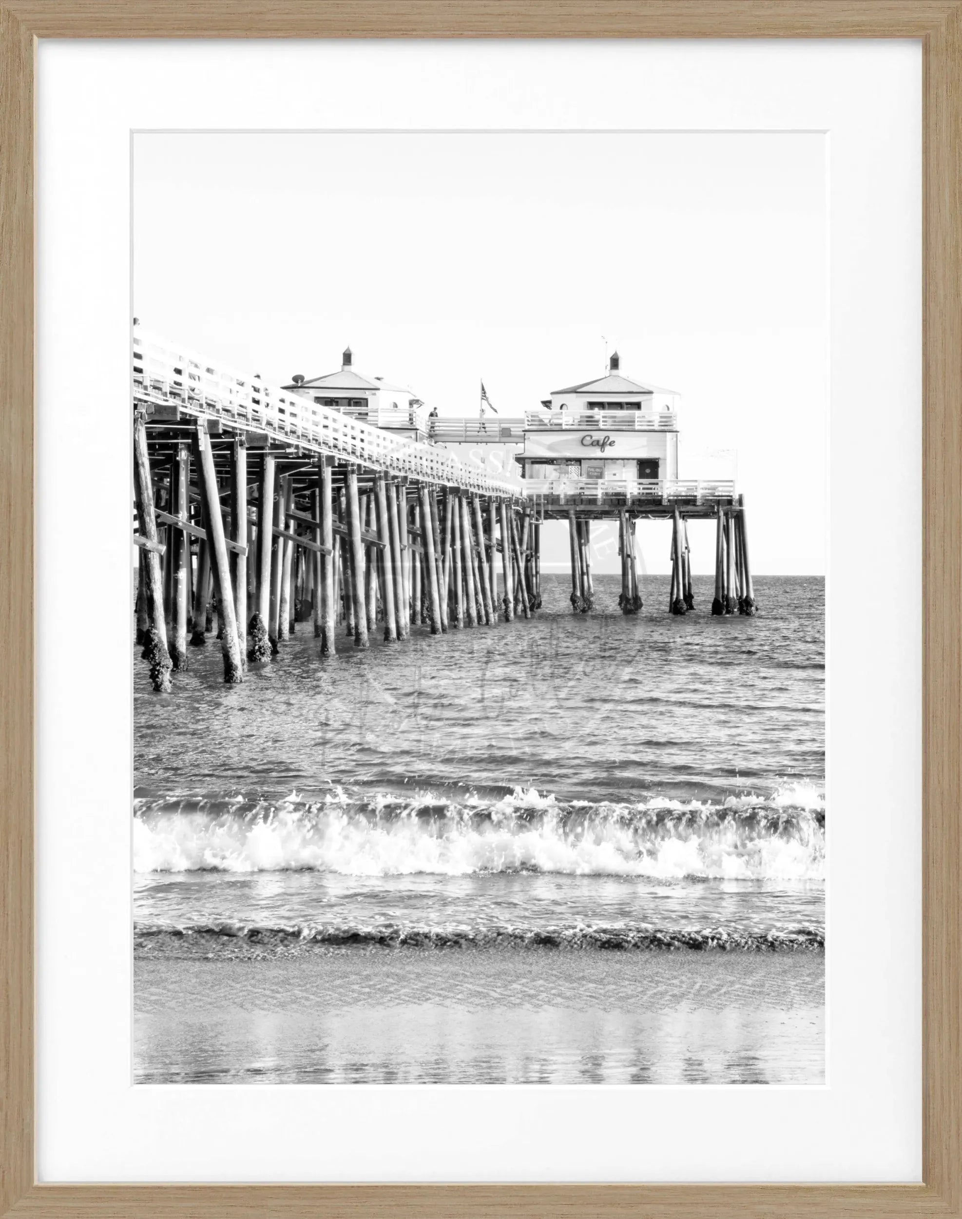 Schwarz-weiß Poster mit Rahmen, Kalifornien Malibu Beach Pier, von Cosman-Photocollection, 25x31 cm, Strandmotiv