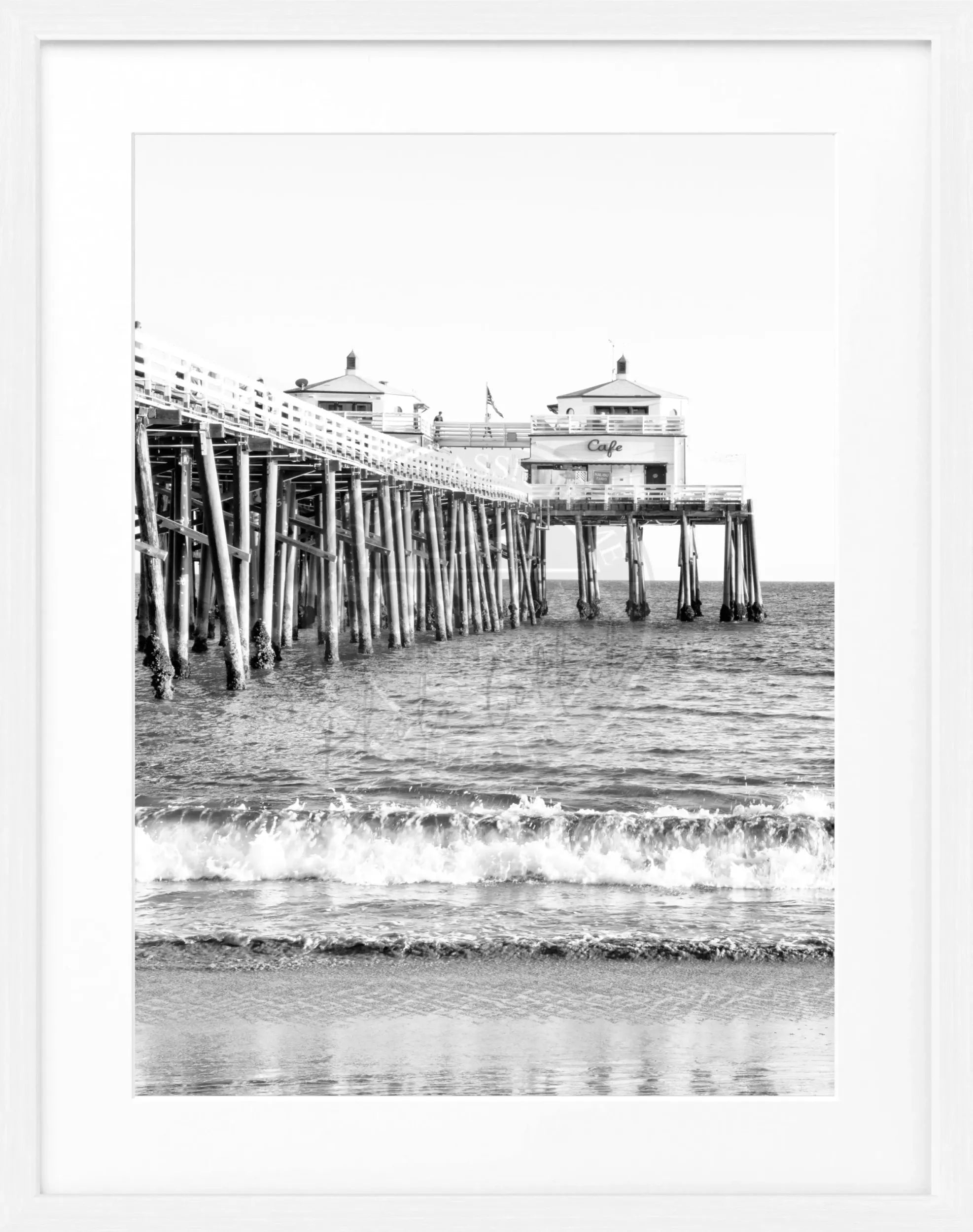 Schwarz-weiß Poster mit Rahmen, Kalifornien Malibu Beach Pier, von Cosman-Photocollection, 25x31 cm, Strandmotiv.