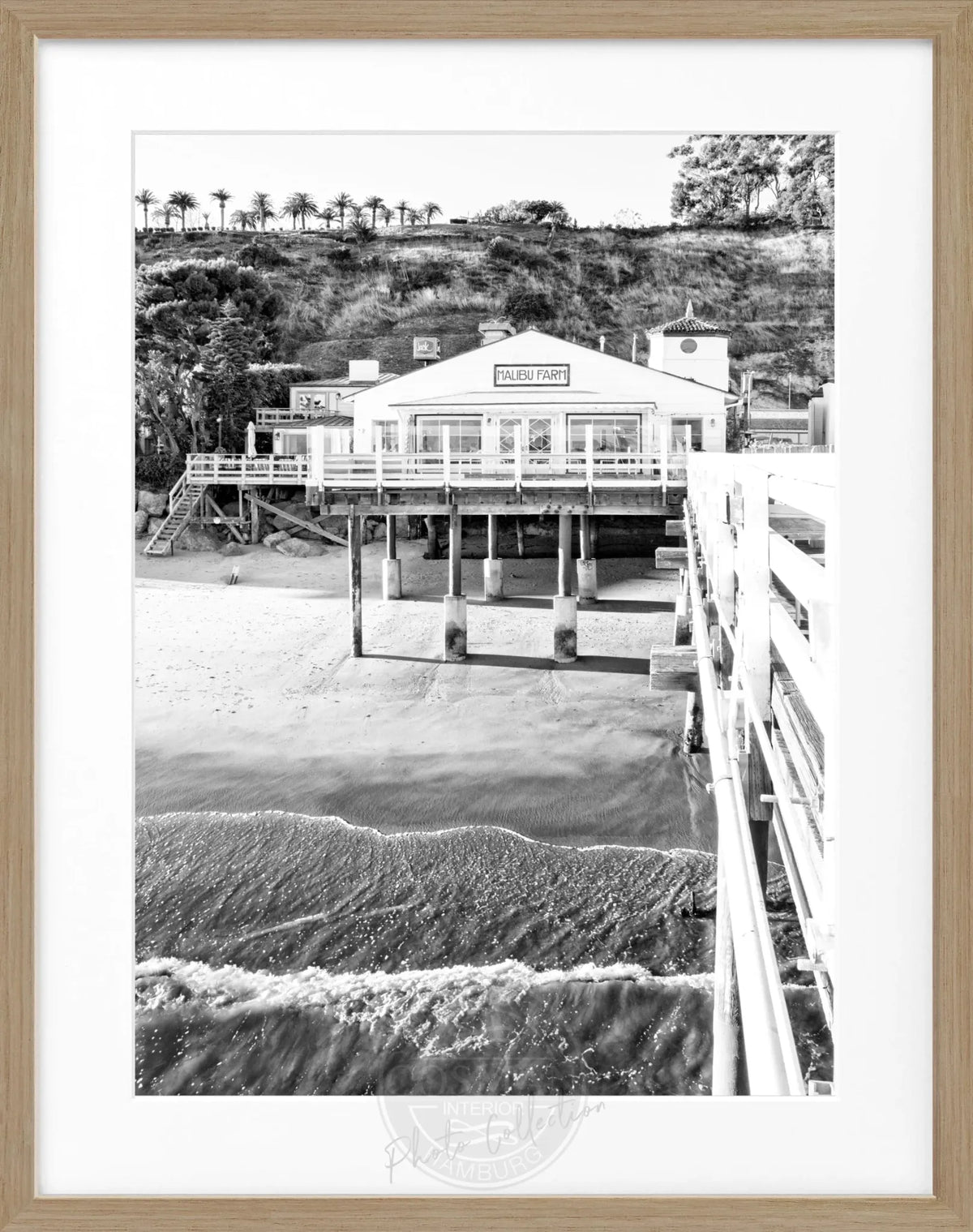 Schwarz-weiß Poster mit Rahmen, Kalifornien Malibu Beach Pier, von Cosman-Photocollection, 25x31 cm, Wanddekoration
