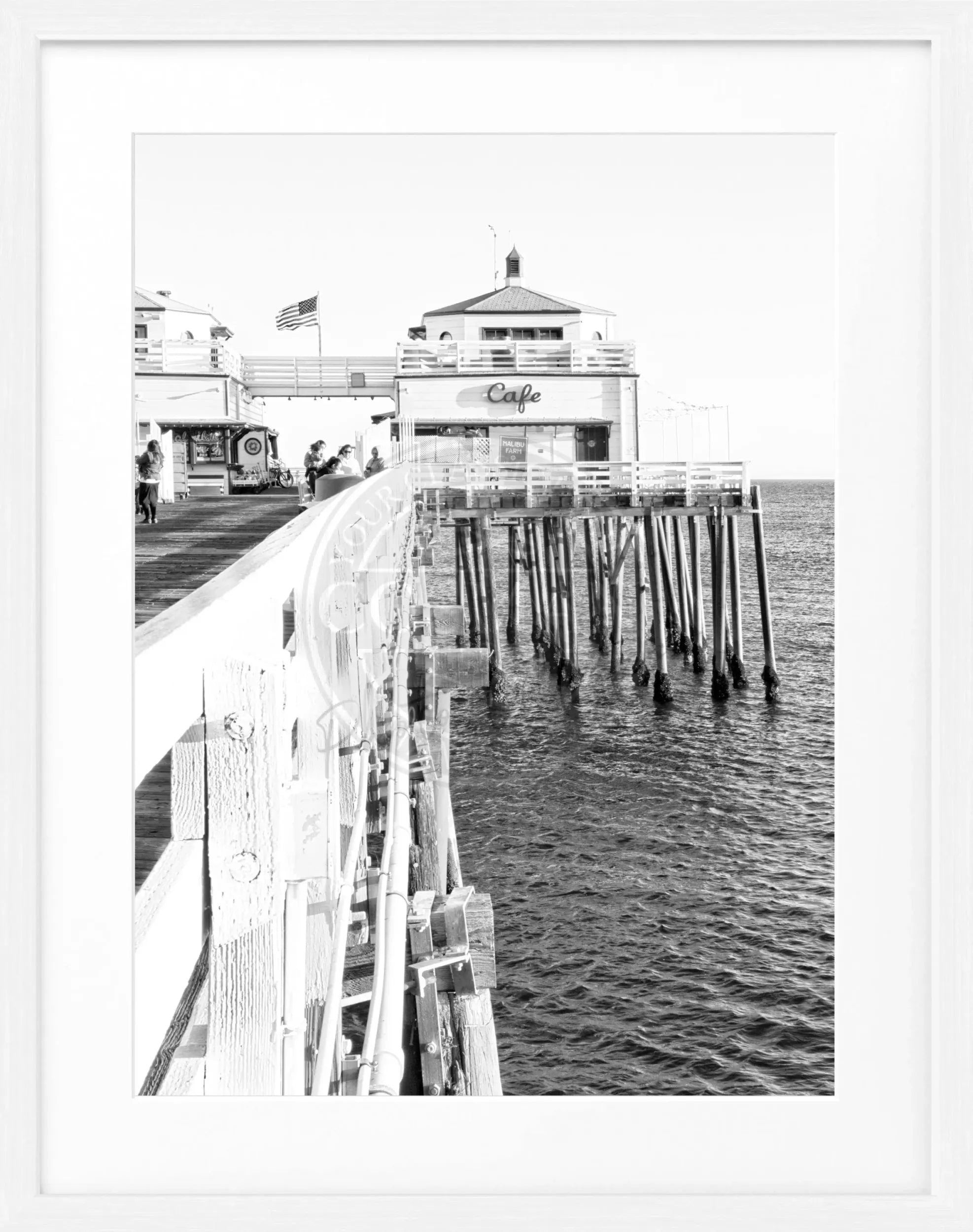 Schwarz-weiß Poster mit Rahmen, Kalifornien Malibu Beach Pier, von Cosman-Photocollection, 25x31 cm, Strandmotiv