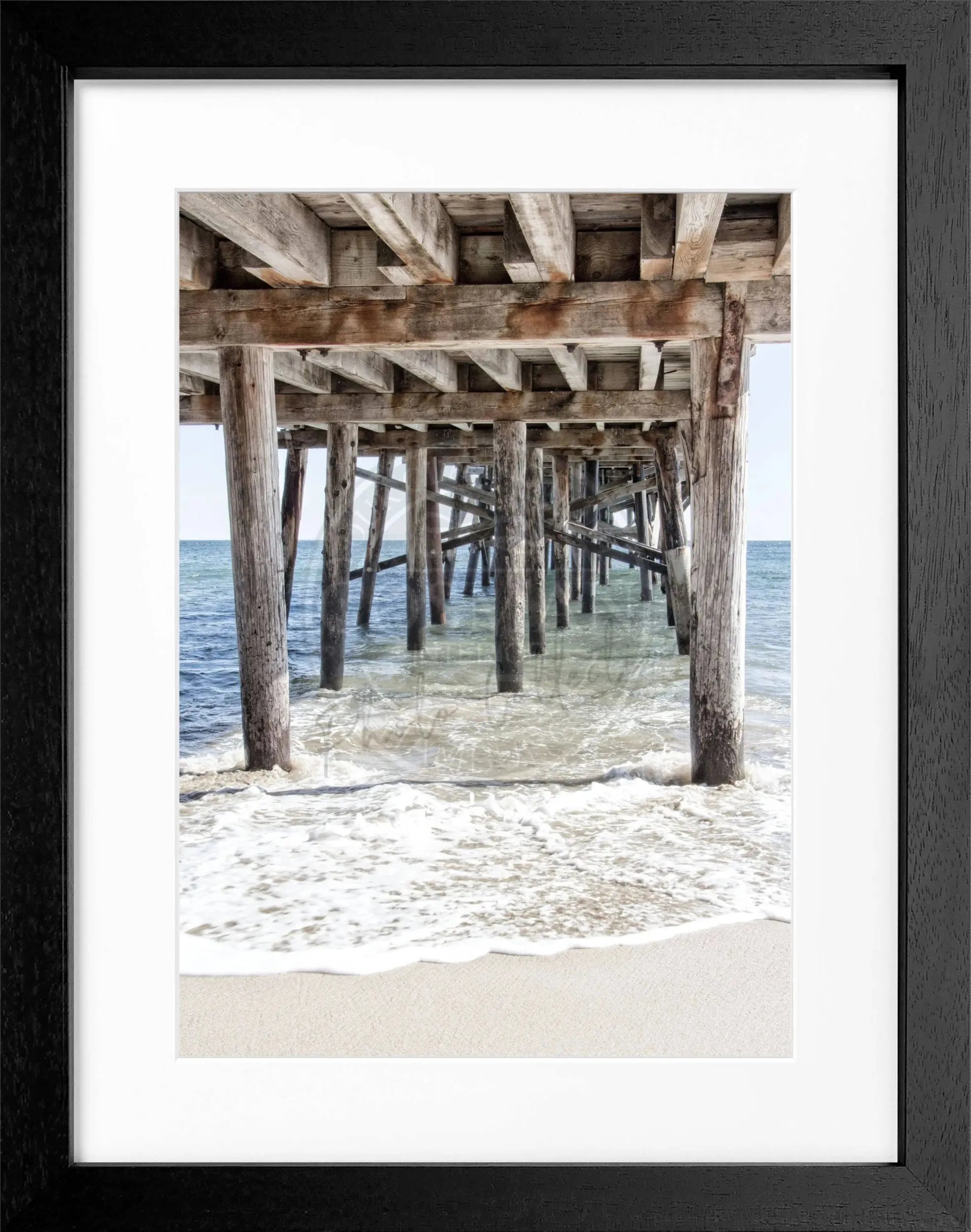 Schwarz-weiß Poster mit Rahmen von Cosman-Photocollection, Kalifornien Malibu Pier, 25x31 cm, stilvolles Wandbild
