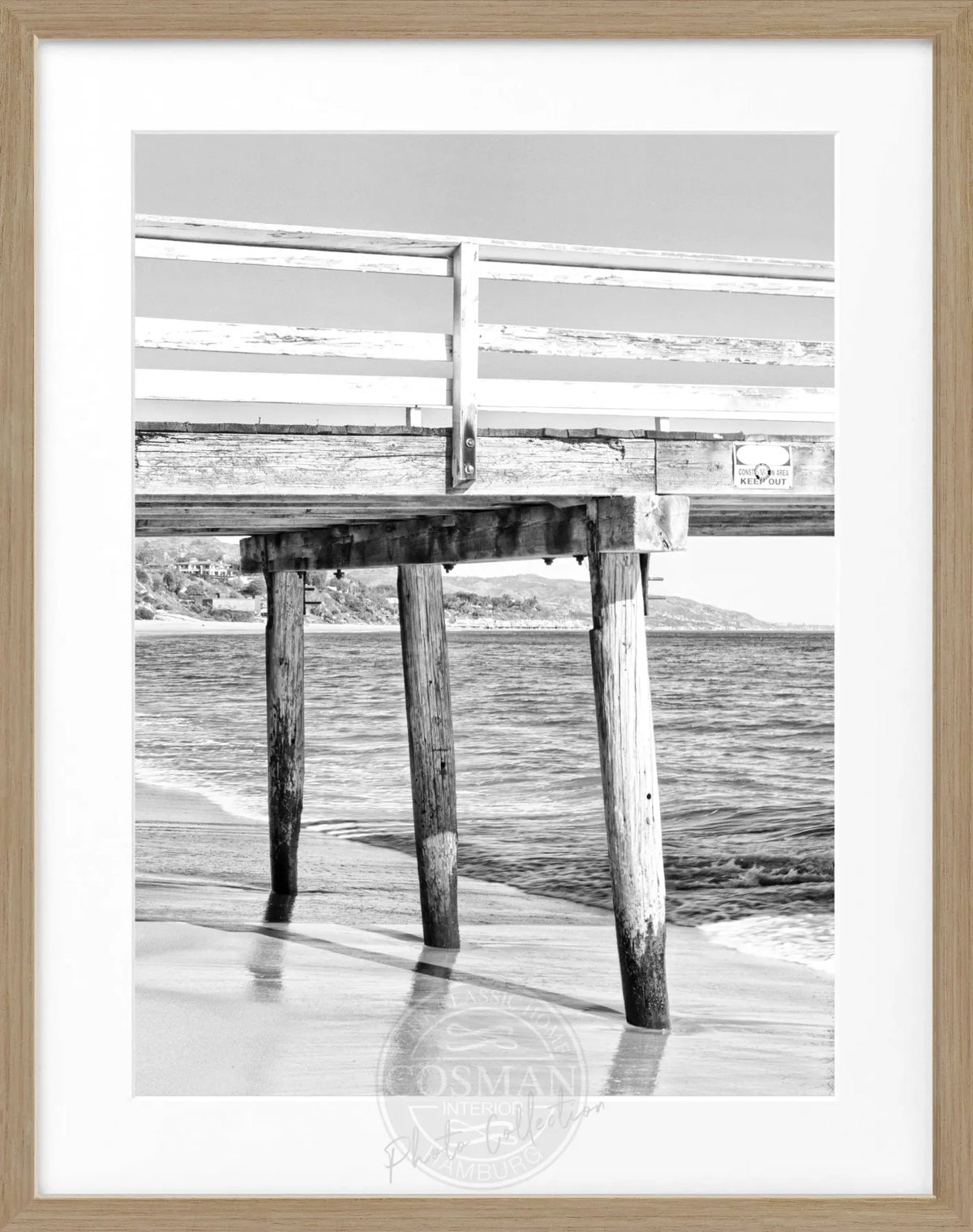 Schwarz-weiß Poster mit Rahmen von Kalifornien Malibu Pier, Cosman-Photocollection, 25x31 cm, maritime Küstenlandschaft