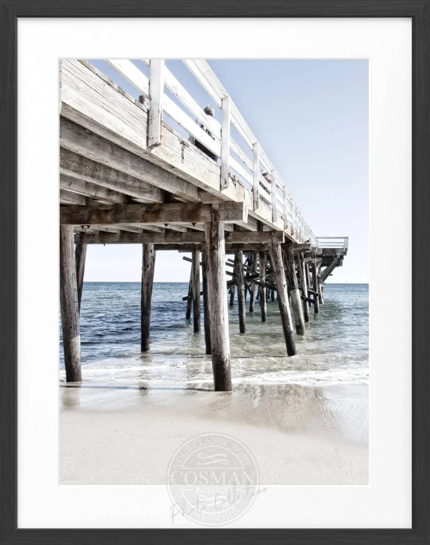 Schwarz-weiß Poster mit Rahmen, Kalifornien Malibu Pier Motiv, von Cosman-Photocollection, 25x31 cm, perfektes Wandbild.