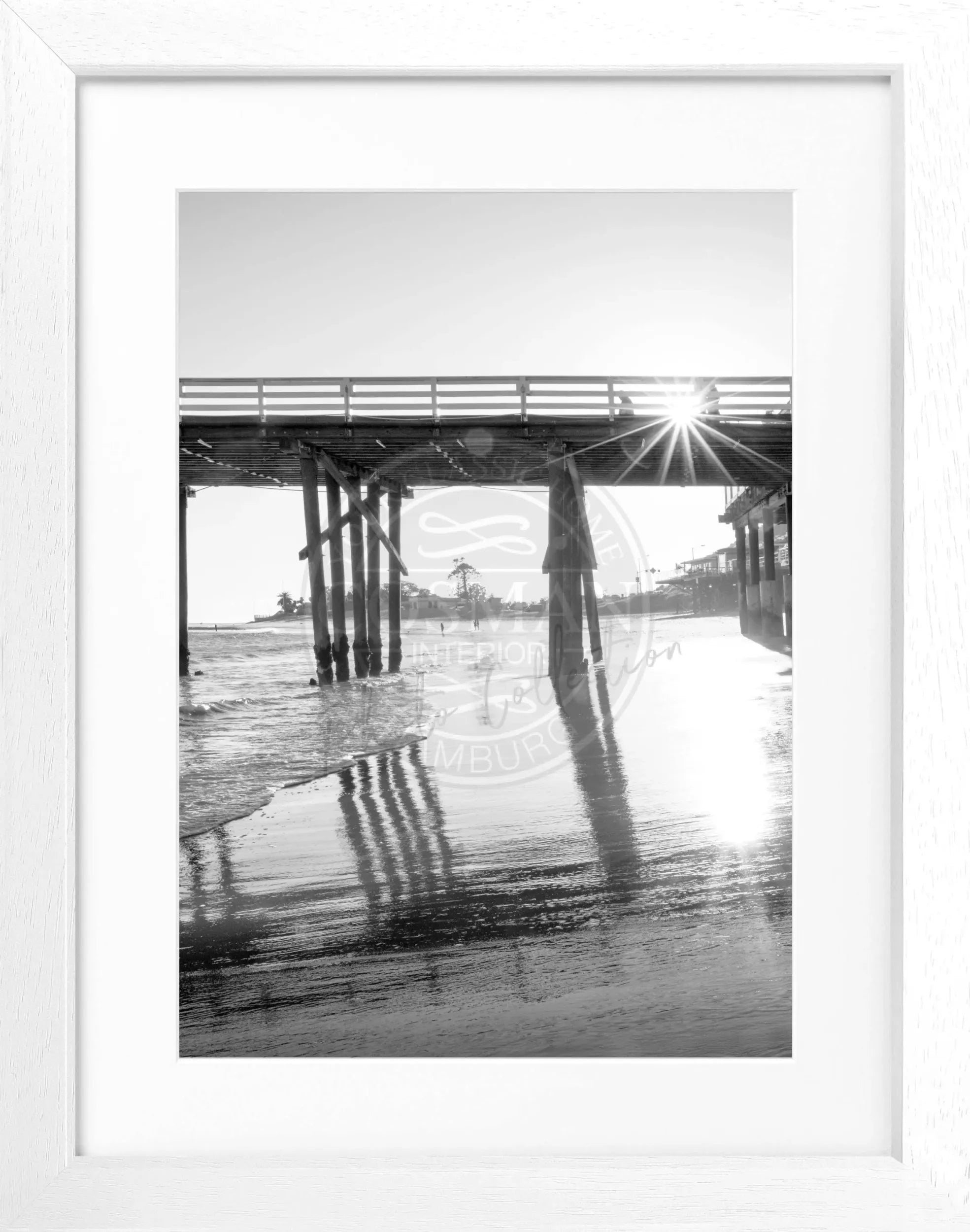Schwarz-weiß Poster mit Rahmen, Kalifornien Malibu Pier Motiv, von Cosman-Photocollection, Maße 25x31 cm