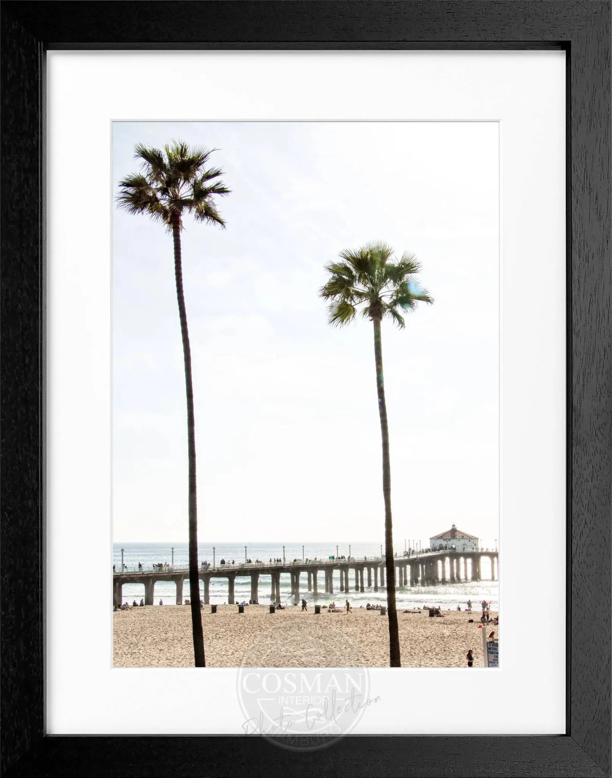 Schwarz-weiß Poster mit Rahmen von Cosman-Photocollection, Manhattan Beach Kalifornien, 25x31 cm, Strandmotiv