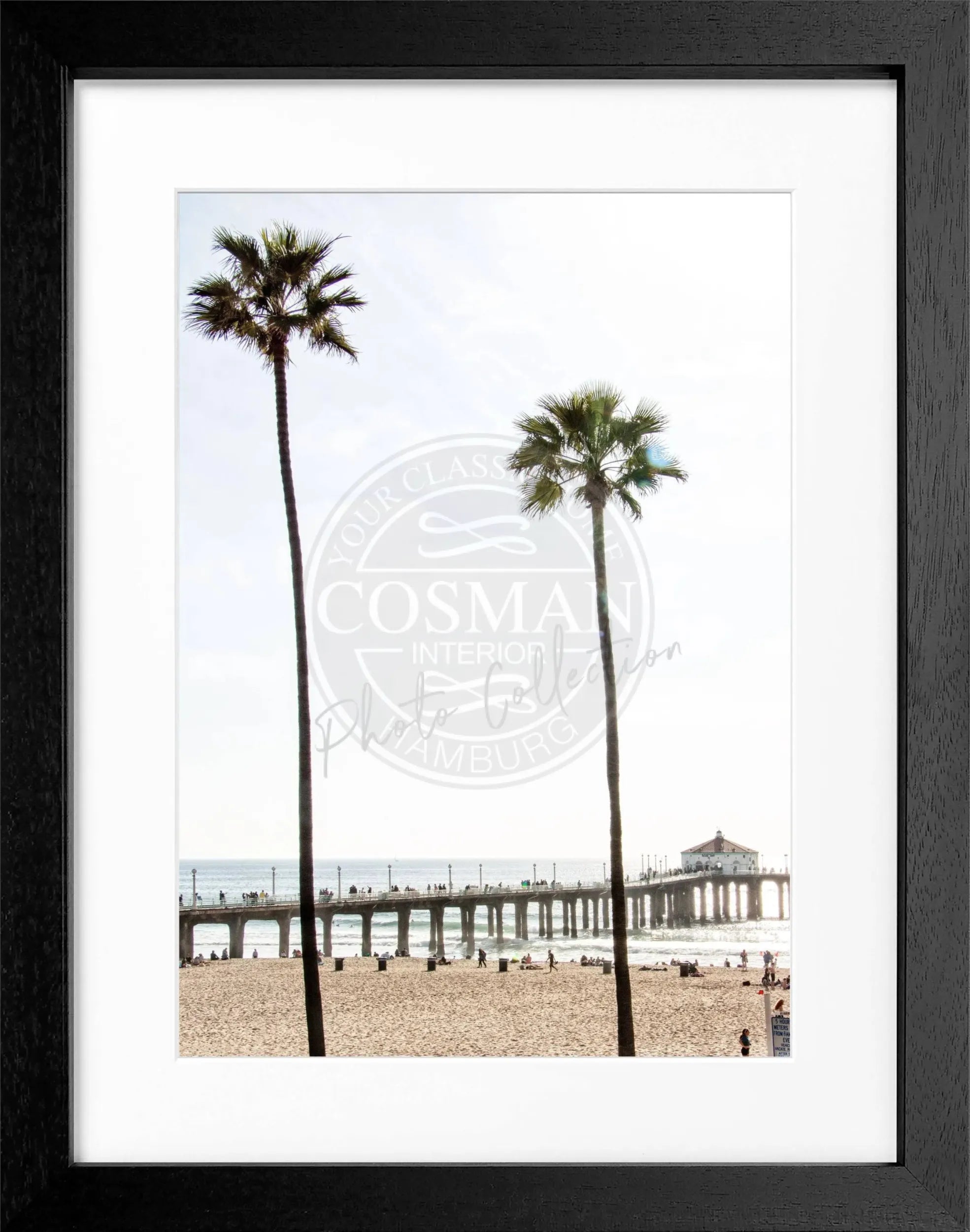 Schwarz-weiß Poster mit Rahmen von Cosman-Photocollection, Manhattan Beach Kalifornien, 25x31 cm, Strandmotiv