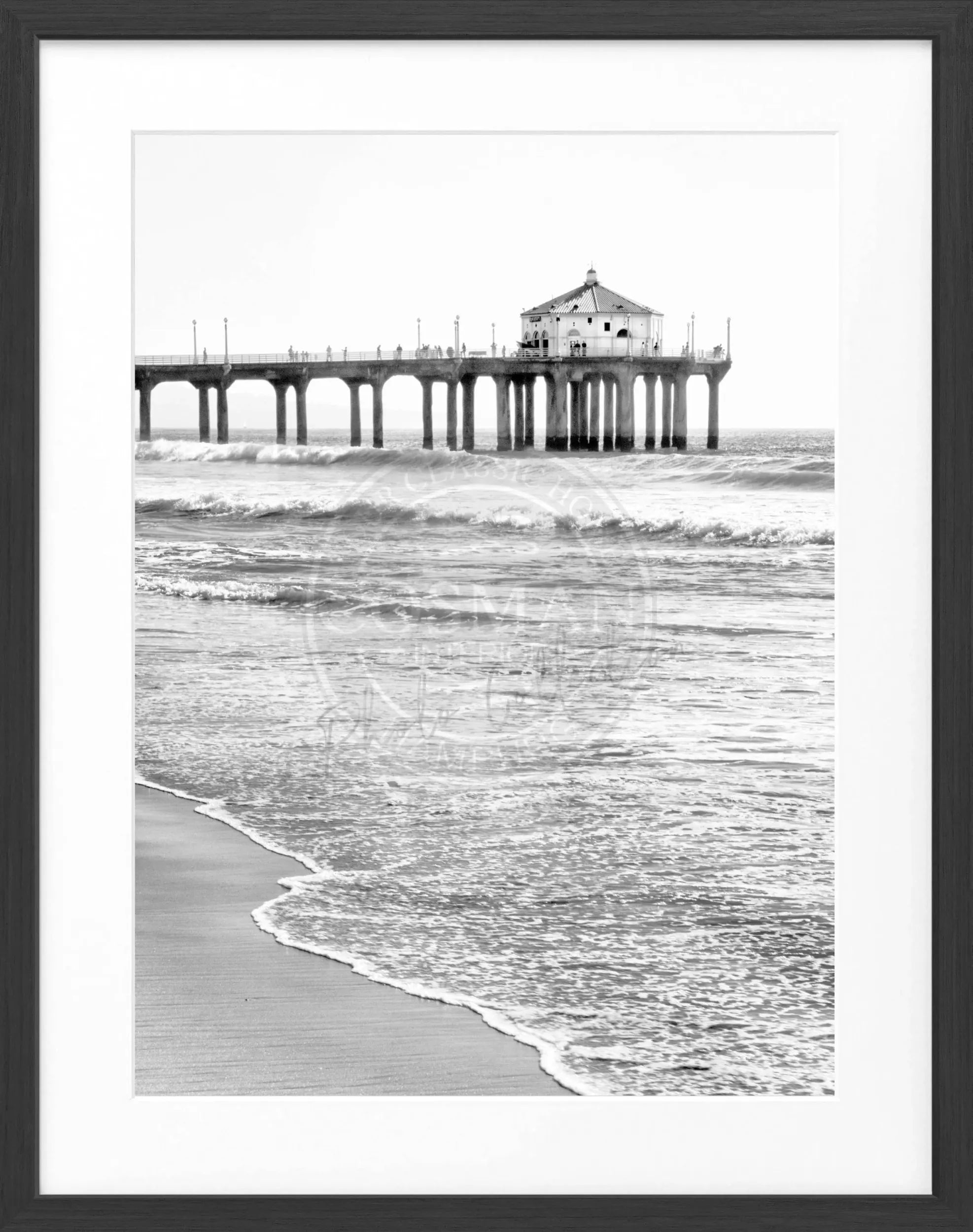 Schwarz-weiß Poster mit Rahmen, Kalifornien Manhattan Beach Pier, Cosman-Photocollection, 25x31 cm, Fotokunst für Wanddekoration