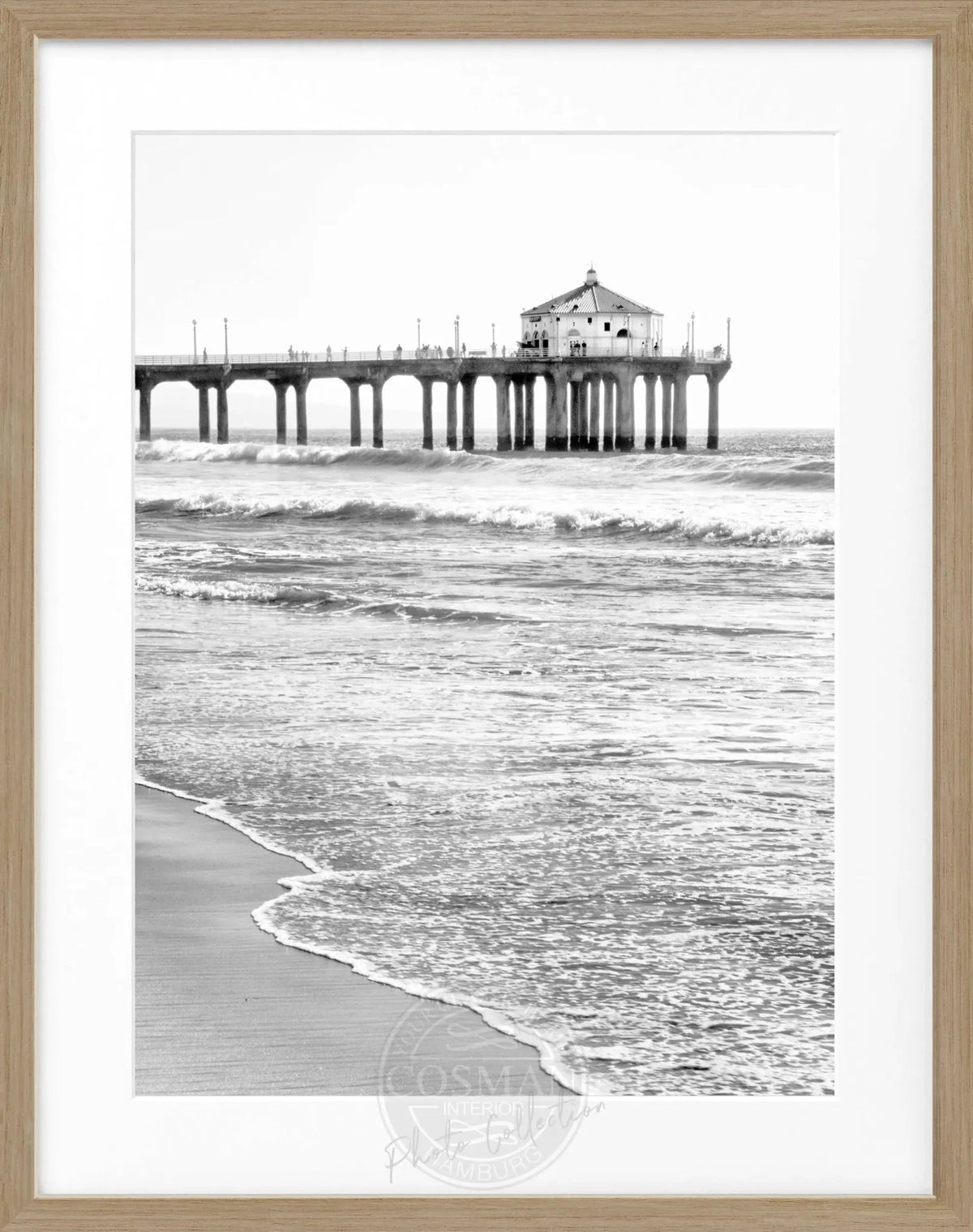 Schwarz-weiß Poster mit Rahmen, Kalifornien Manhattan Beach Pier, Cosman-Photocollection, 25x31 cm, Motiv mit Strand und Pier